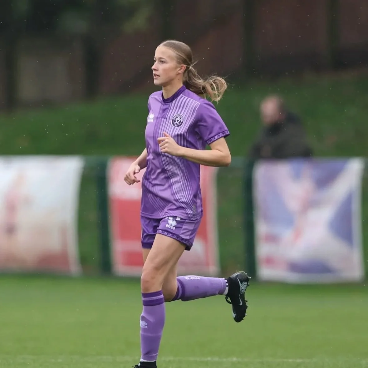 @abbie.j0nes making her first-team debut for @sufc_women at just 16 years old! 💙🔥
What an incredible achievement — a true testament to Abbie’s talent, attitude and relentless hard work on and off the pitch 👏⚽️
Huge congratulations to
