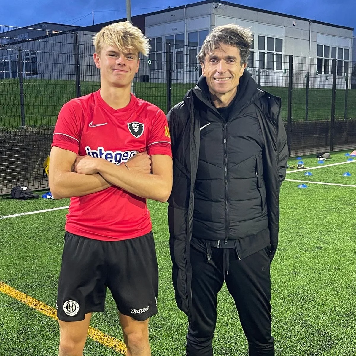 Massive shout-out to @luke_matykiewicz — 17-year-old centre-back for Leeds United U18s — who’s been invited into first-team training with the senior squad. 👊⚽️
Watching a player so young step into that environment is a reminder: ta
