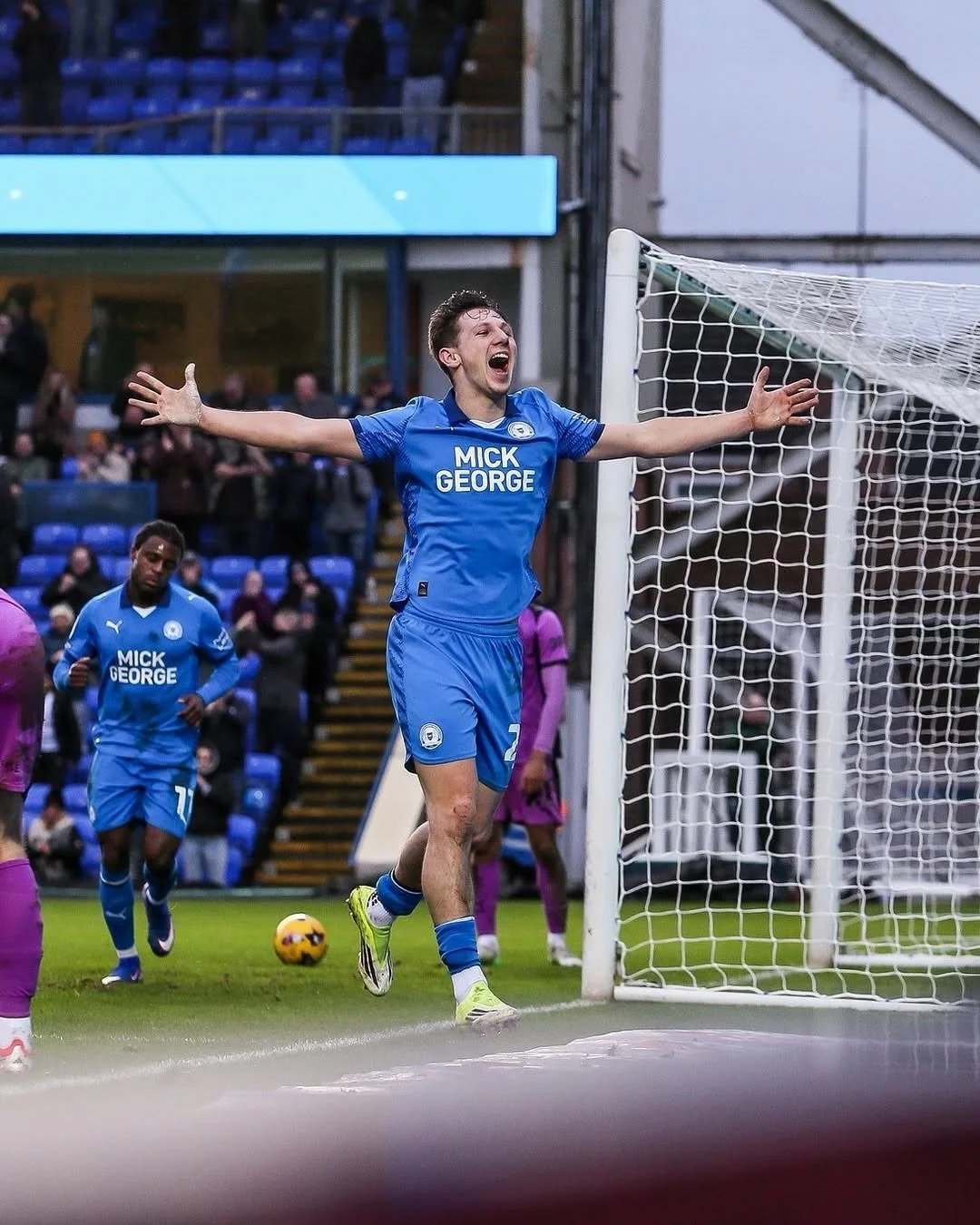 @harry.leonard10 is flying right now &mdash; 10th goal of the season for @theposh this weekend, and it came in a 6&ndash;1 win where he was on the scoresheet again. ⚽️🔥 ￼

The detail: staying switched on, arriving in the right spaces, and taking cha