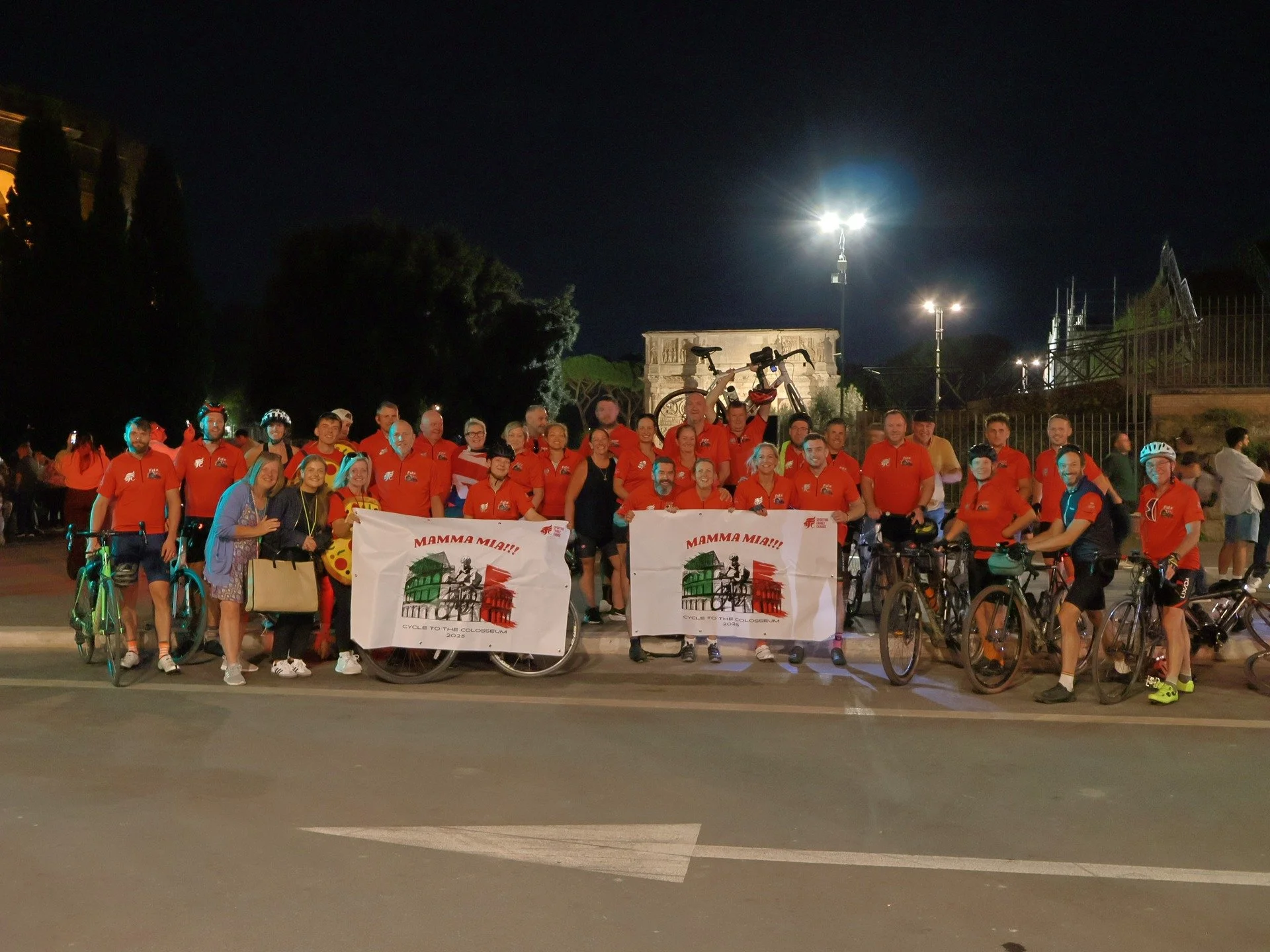 🥹 Still riding the high from last night, celebrating the achievements of these absolutely wonderful people! A cycle ride to the Colosseum? Mamma Mia!