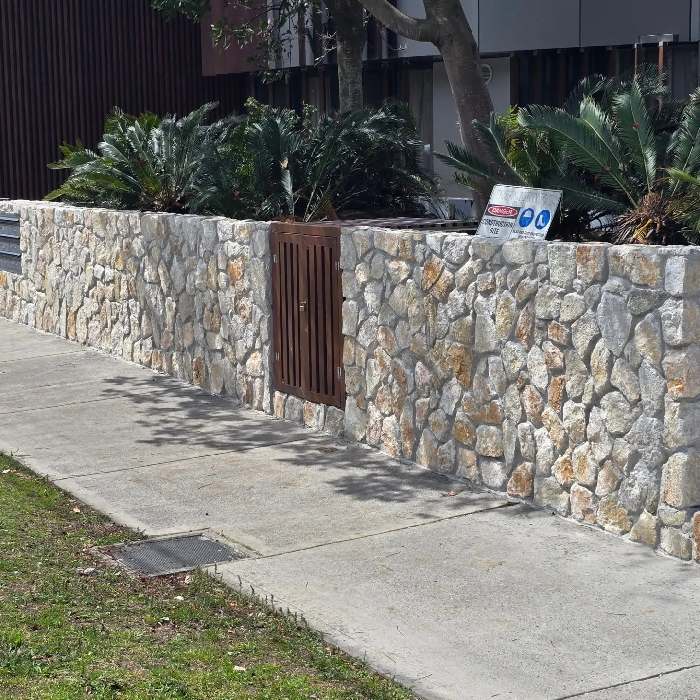 Drummouyne Project - crazy pave