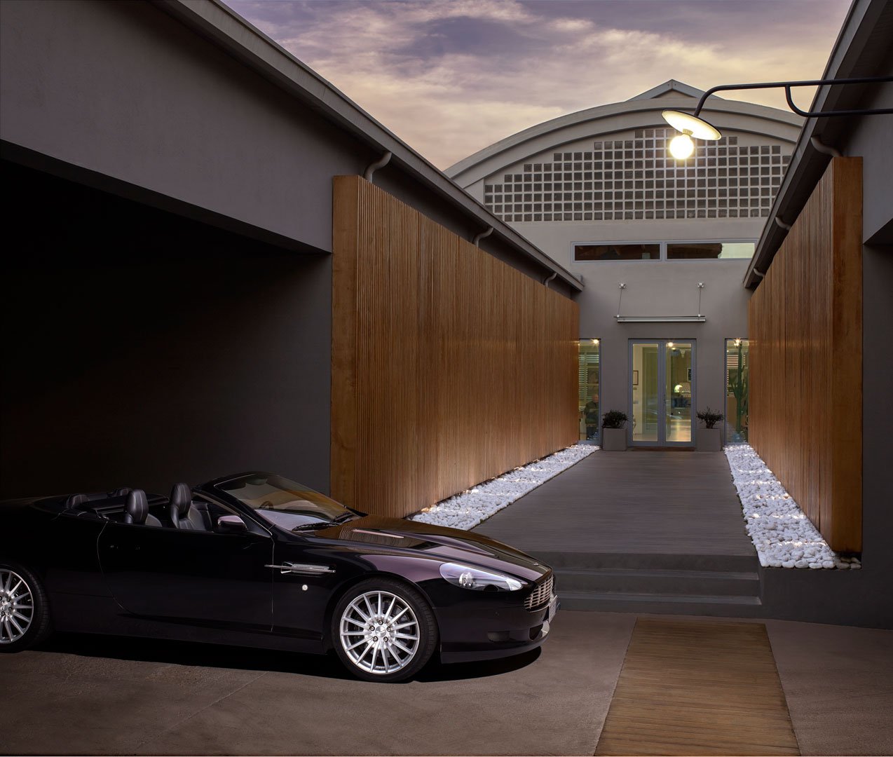 ASTON-MARTIN-RETOUCH.jpg