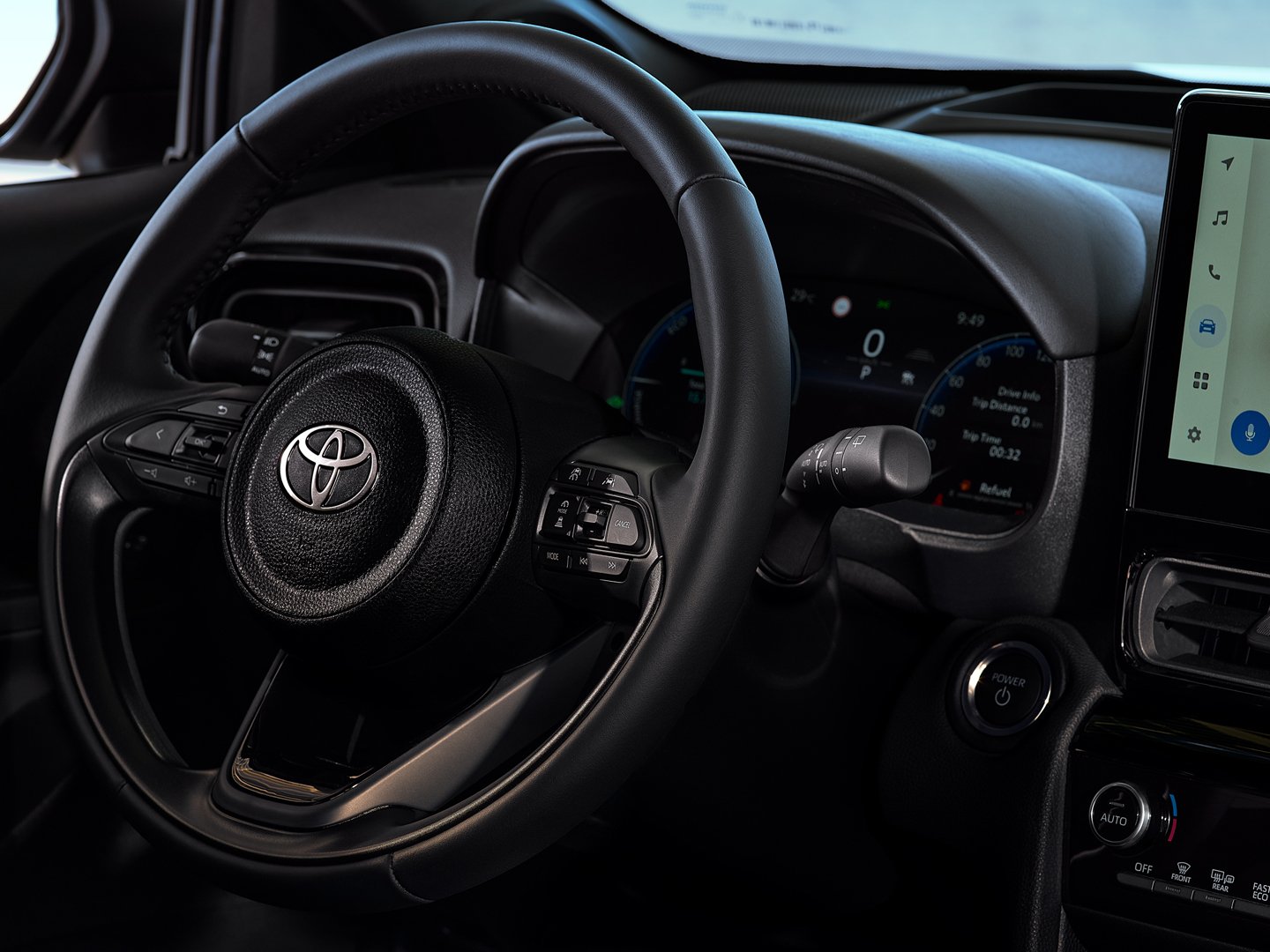 TOYOTA-YARIS-CROSS-06-2024-28186.jpg