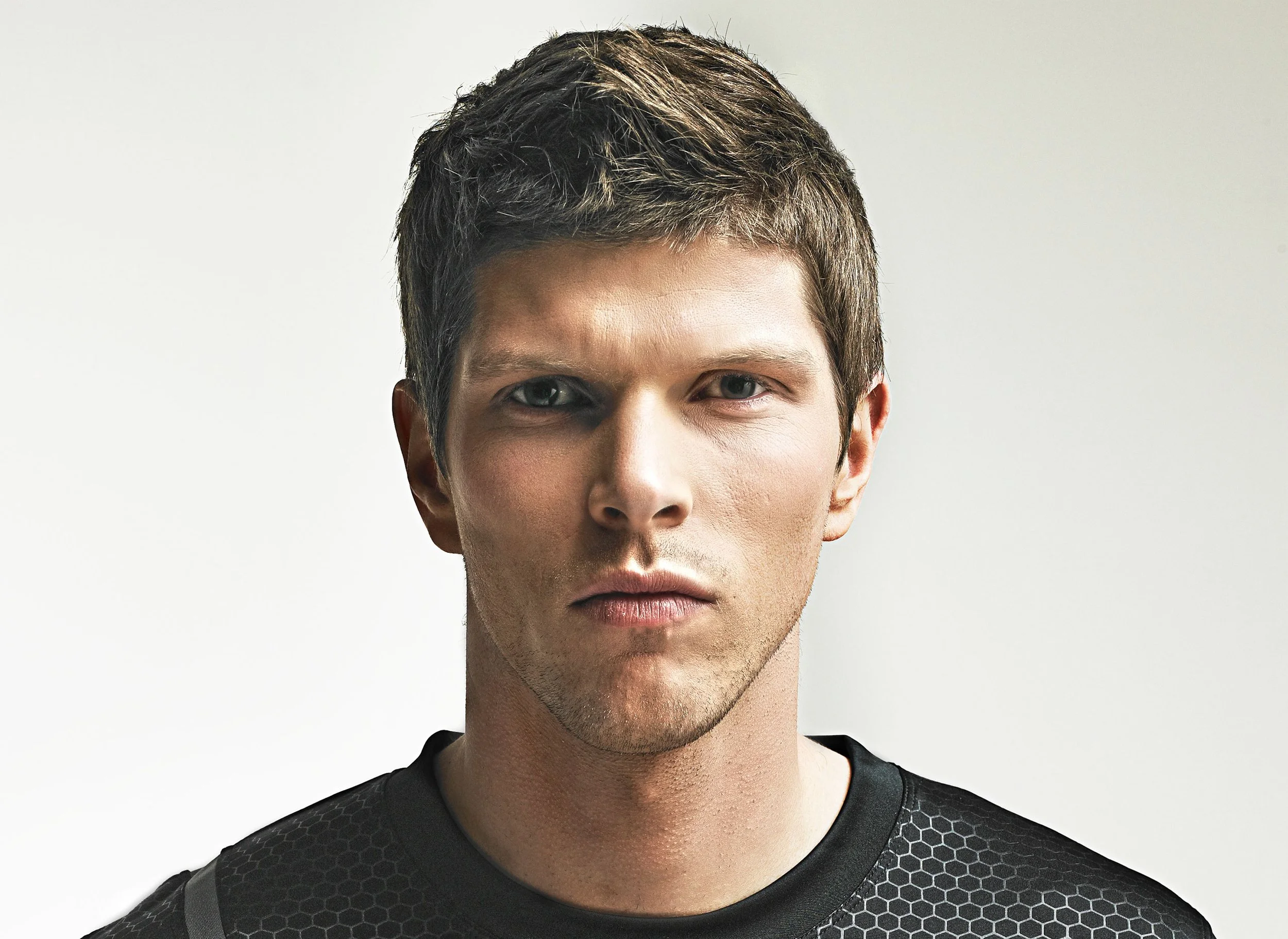 AD-CAMPAIGN-NIKE-KLAAS-HUNTELAAR-CHRIS-LAWRENCE-HR.jpg