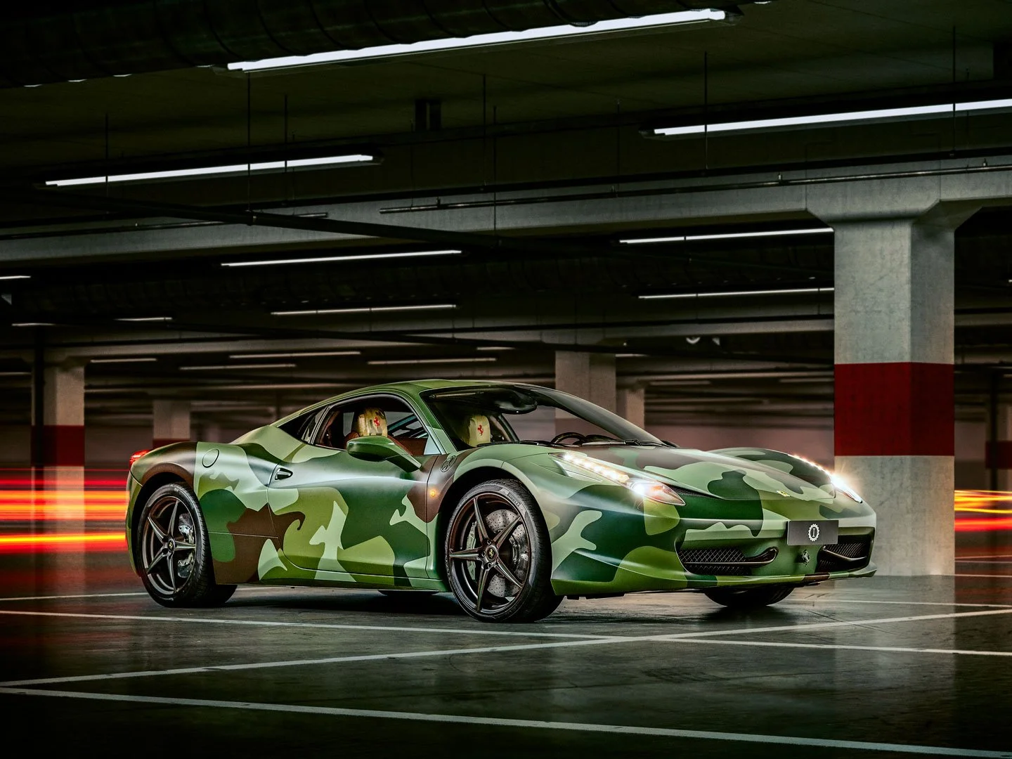 RM-SOTHEBY-FERRARI-458-GARAGE-ITALIA-CUSTOMS-Front34_w5.jpg