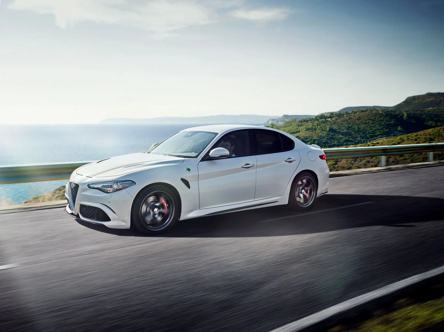 ALFA-ROMEO-GIULIA-QUADRIFOGLIO-Rig2-w6.jpg