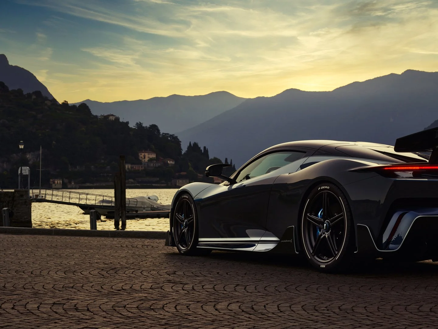 PININFARINA-BATTISTA-90-COMO-SHOT-01-0031-CL.jpg