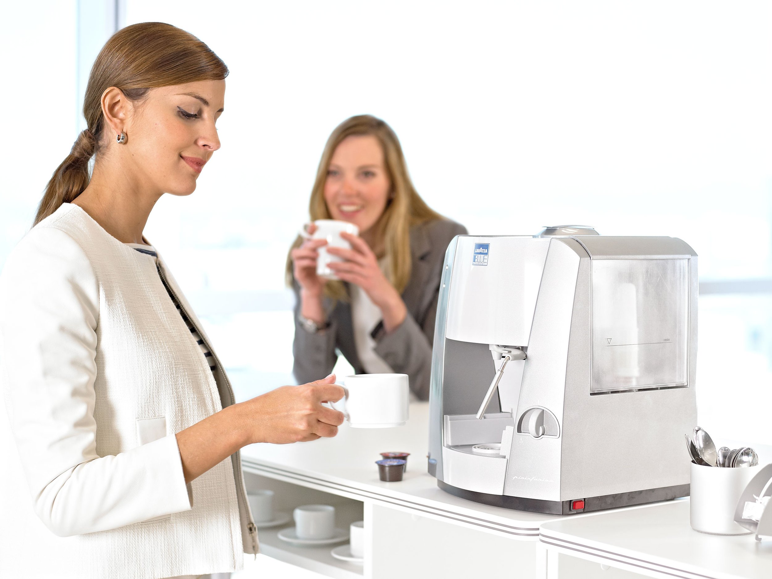 LAVAZZA-CHRIS-LAWRENCE-EDEN-19862-HR.jpg
