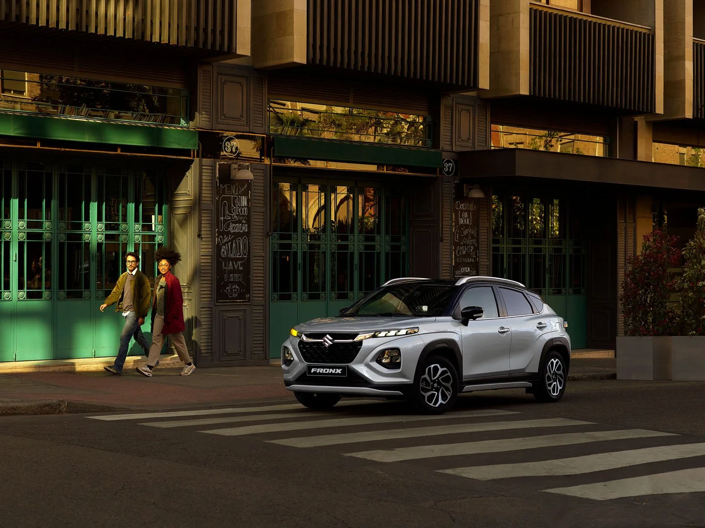 Suzuki-FRONX-022-Madrid-Cafe-Parking-3-4-1181.jpg