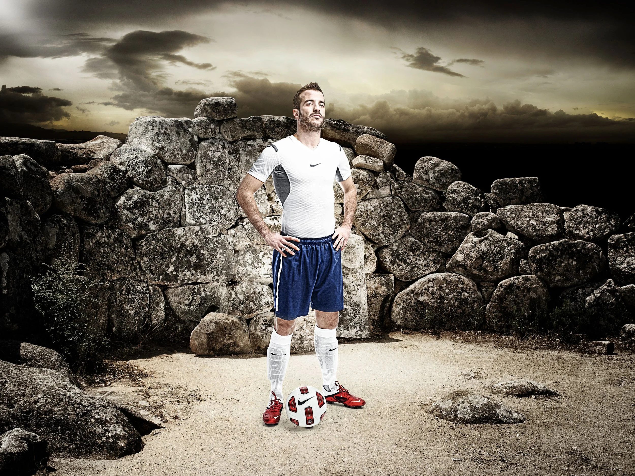 RAFAEL-VAN-DER-VAART-WESLEY-SNEIJDER-KLASS-HUNTELAAR-NIKE-NEDERLAND-HR.jpg