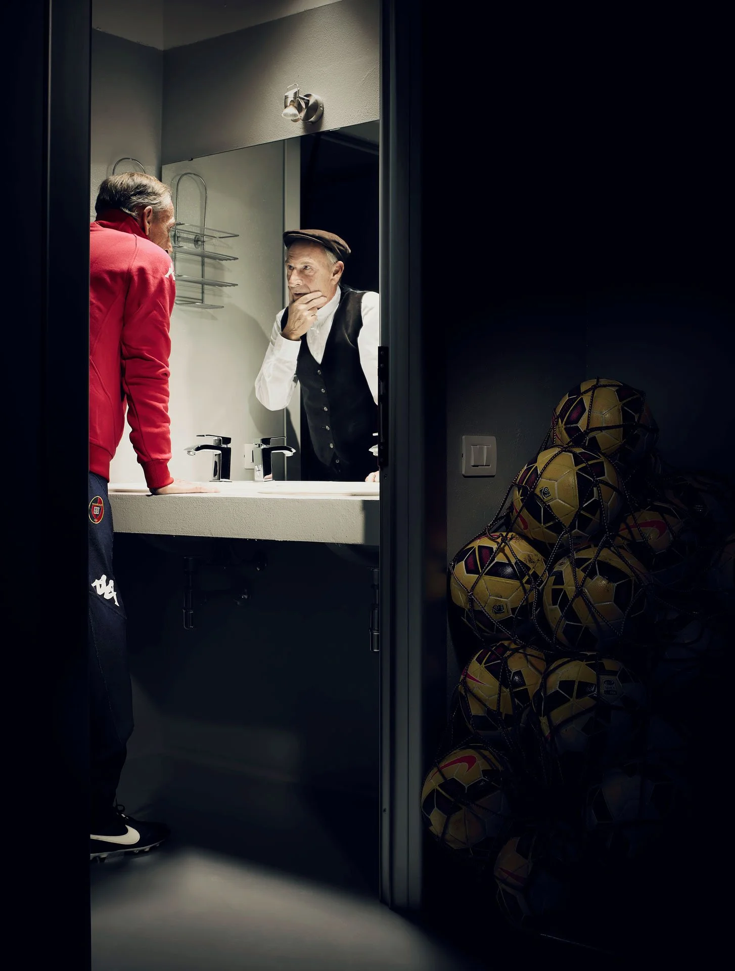 CAGLIARI-CALCIO-CALENDAR-2015-CHRIS-LAWRENCE-ZEMEN.jpg