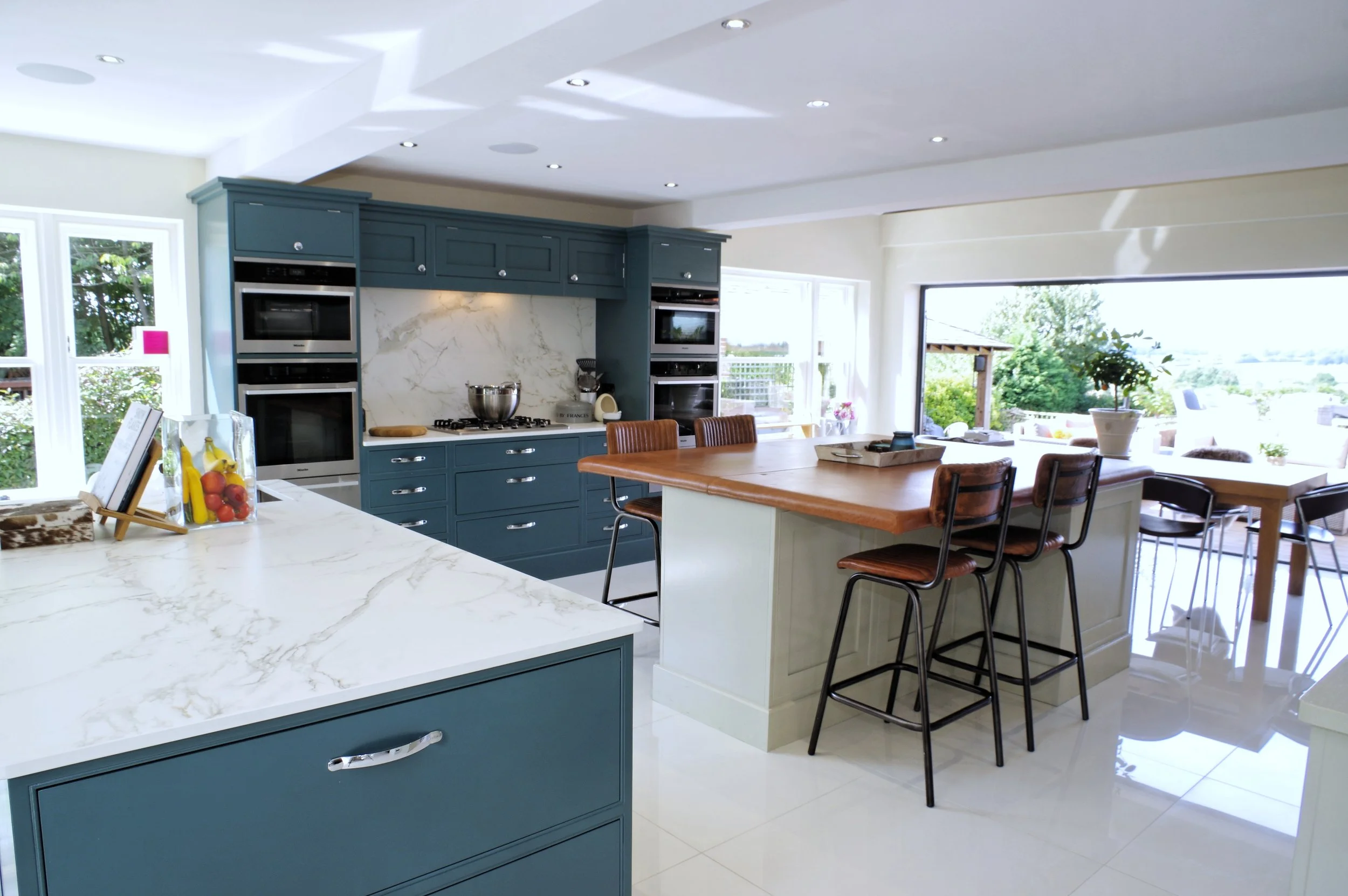 Bespoke Kitchen Fitters Kings Hill, Bespoke Kitchen Fitters West Malling, Modern Kitchen Design Kings Hill, Modern Kitchen Design West Malling, Kitchen Refurbishment Kings Hill, Kitchen Refurbishment West Malling