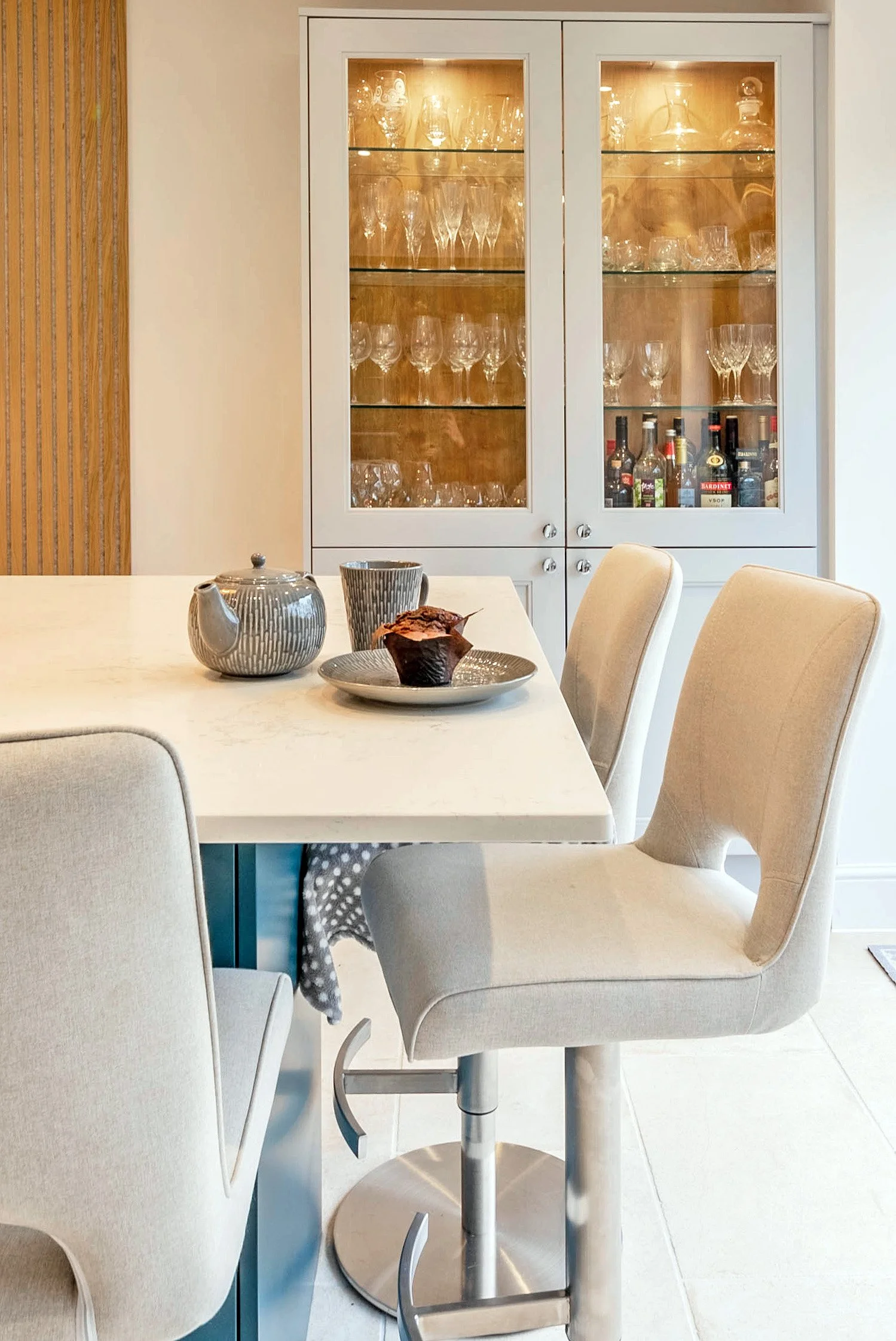 Professional Kitchen Fitters Kent, Kitchen Refurbishment Kent, Kitchen Makeovers South London, Made-to-Measure Kitchens Kent,