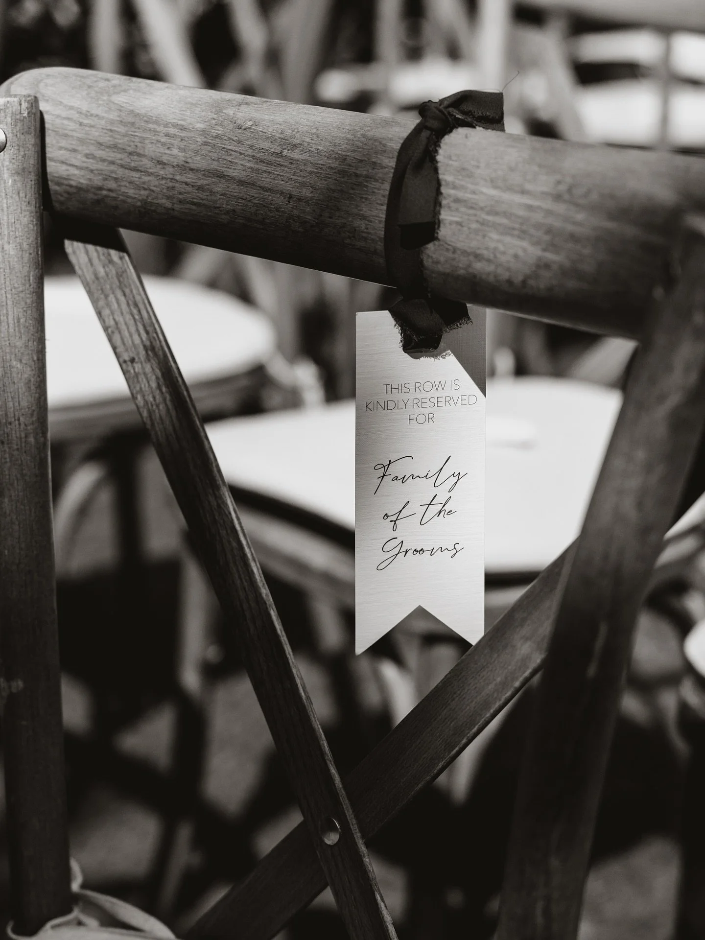A &amp; J 💍🥂✨

Venue - @pendrellhallvenue 
Decor - @tmsevents 
Hair - @hair.by.nina.x 
Makeup - @ehartistry 
Band - @dae_la_roux
Video - @unityweddingfilms