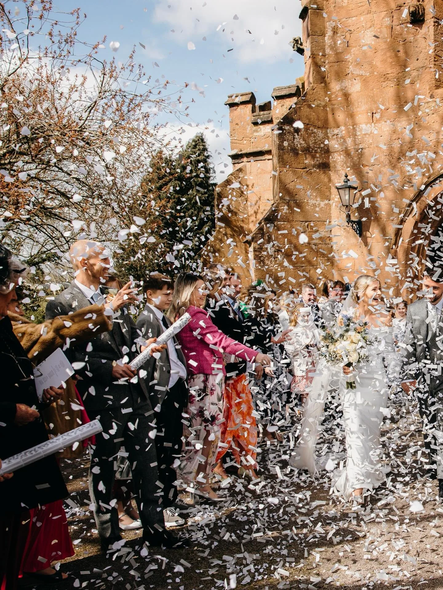 Mr &amp; Mrs Plank 💍🍾🌞 

@phoebesage &amp; @oliverplank_ 

Venue - @bridalbarnwedding 
Hair - @sagehairstudio_10_ 
Makeup - @corinnelaw_makeupartist &amp; @clairehigginsmakeup 
Dress - @dollybluebridalshrewsbury 
Suits - @peterposhsuit 
Bridesmaid
