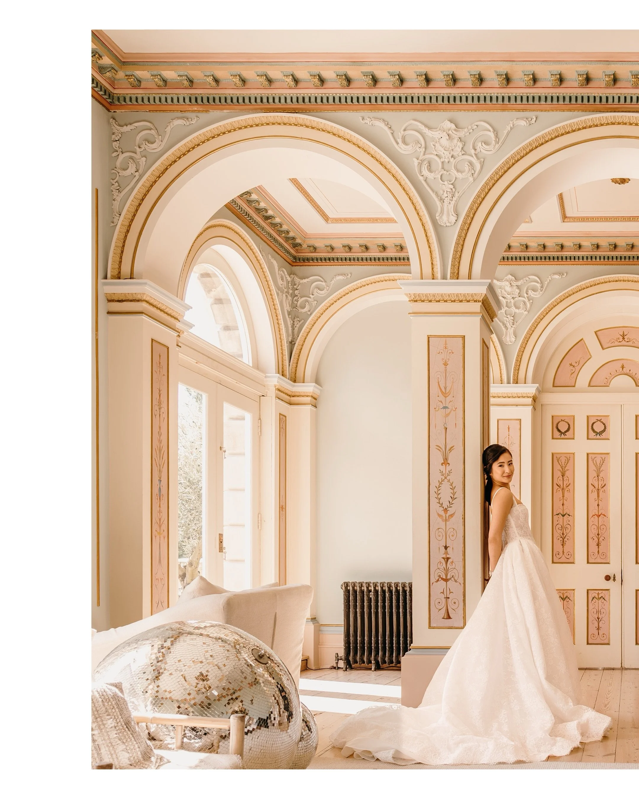 @luxe.workshops styled shoot 🍾📸✨

Planner - @luxe.workshops @luxe_byamelia 
Venue- @thelocationhouse
Stylist- @stylish_weddings_uk
Florists- @uniq.decor.florist and @rootedinrosemary
Dresses- @weddingbelles_4oaks
HMUA- @mb_.artistry 
Jewellery- @co