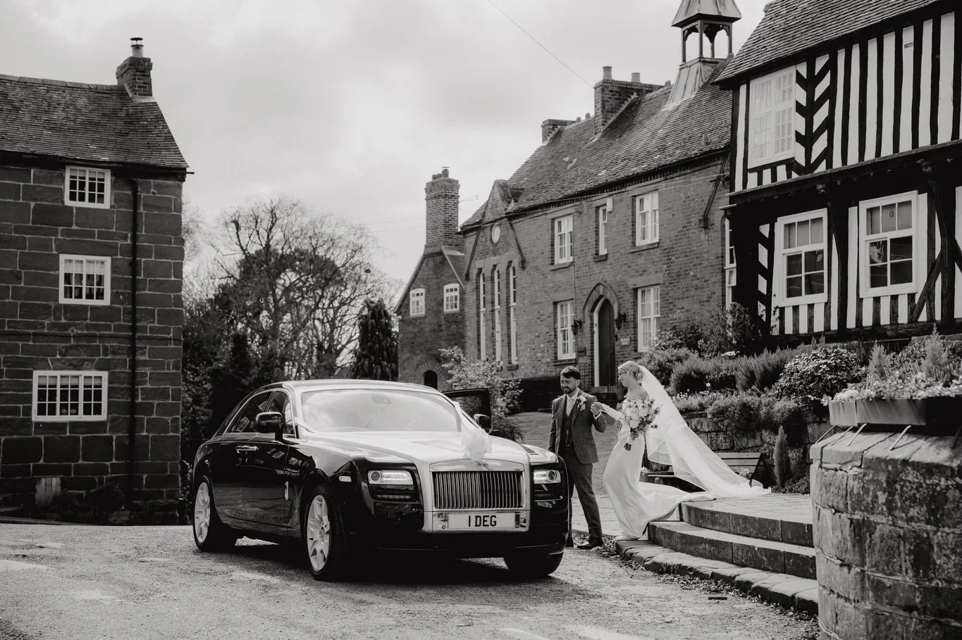 O &amp; P 💍

Venue - @bridalbarnwedding 
Hair - @sagehairstudio_10_ 
Makeup - @corinnelaw_makeupartist &amp; @clairehigginsmakeup 
Dress - @dollybluebridalshrewsbury 
Suits - @peterposhsuit 
Bridesmaids dresses - @prettylavishbridal 
Illustrators - 