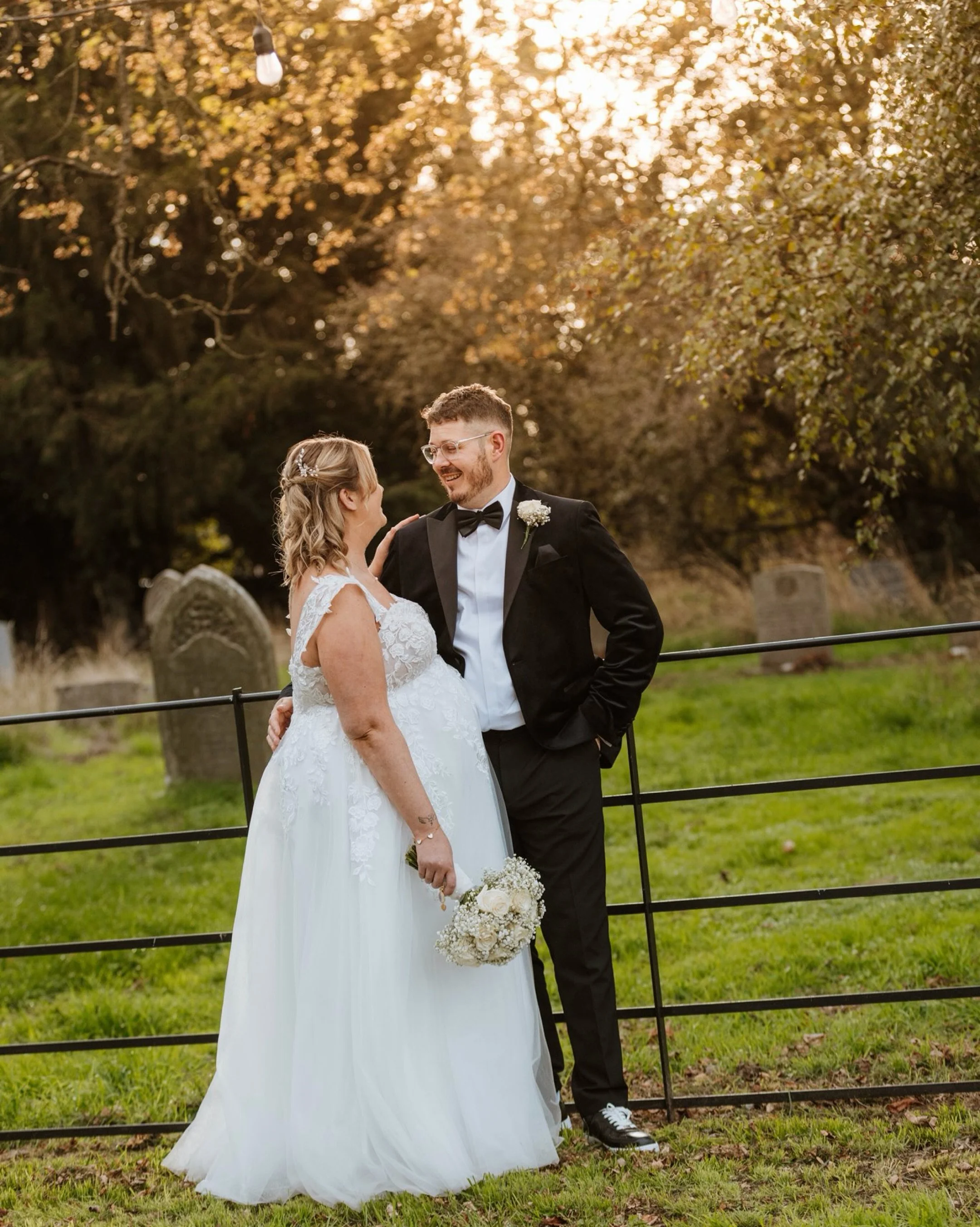 Mr &amp; Mrs Keen 📸🥂 

@x_sianlouise_x 

Venue - Lichfield Registry Office &amp; @saint.james.events 
MUA - @helen_pearson_mua 
Hair - @kh__hairdressing 
Rings - @jetaime.diamonds