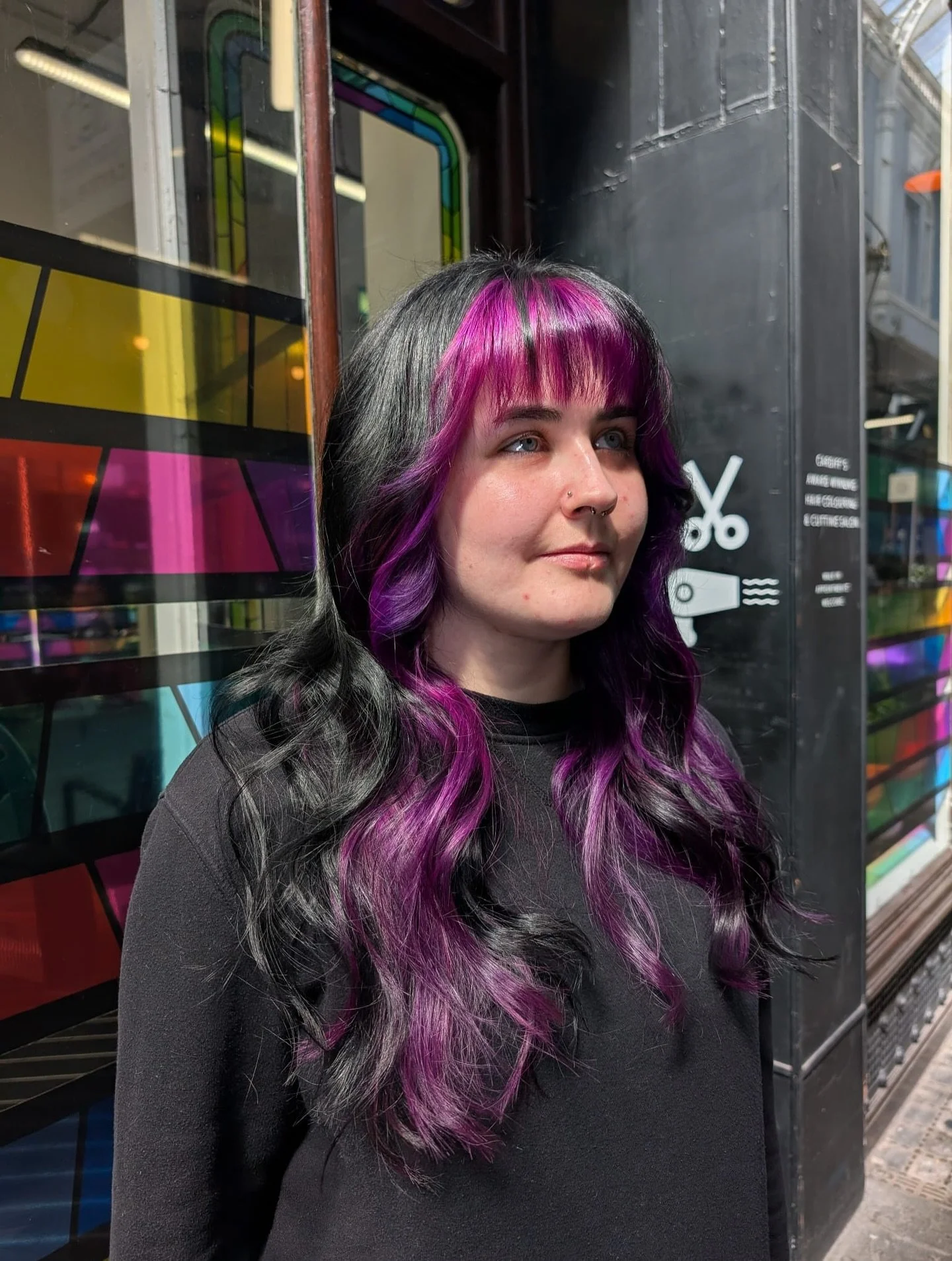 PLUM ✨

Check out this stunning transformation as @hanjohair turns previously coloured, damaged hair into a rich, deep black with vibrant face framing layers using Colorissimo
 and @Crazycolorpro

This colour packs a punch-giving the hair instant dep