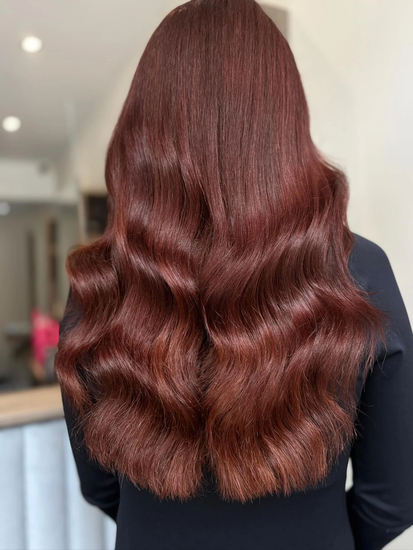 Colour correction magic ✨

Morgan came to @halo_salonx with years of black box dye build-up and wanted to return to her natural, vibrant copper 🧡. Using Colorissimo bleach, they carefully lifted the previous colour before applying a custom copper ti