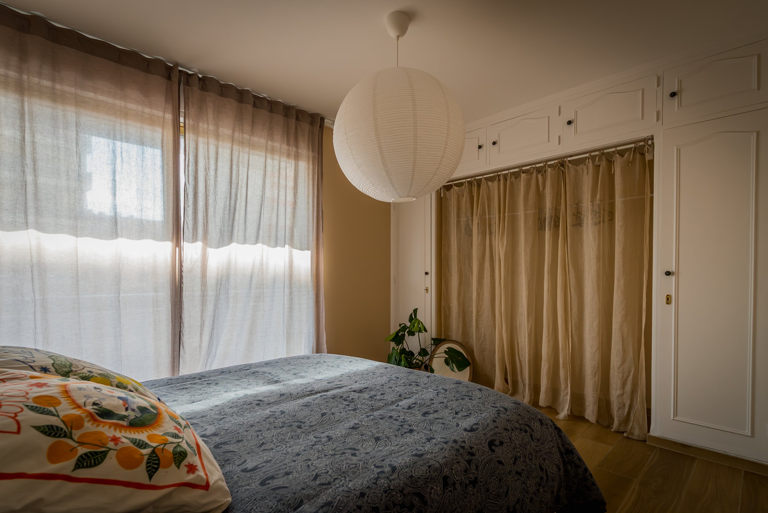 hesmaia-project-aurelia-warm-bedroom-design.jpg