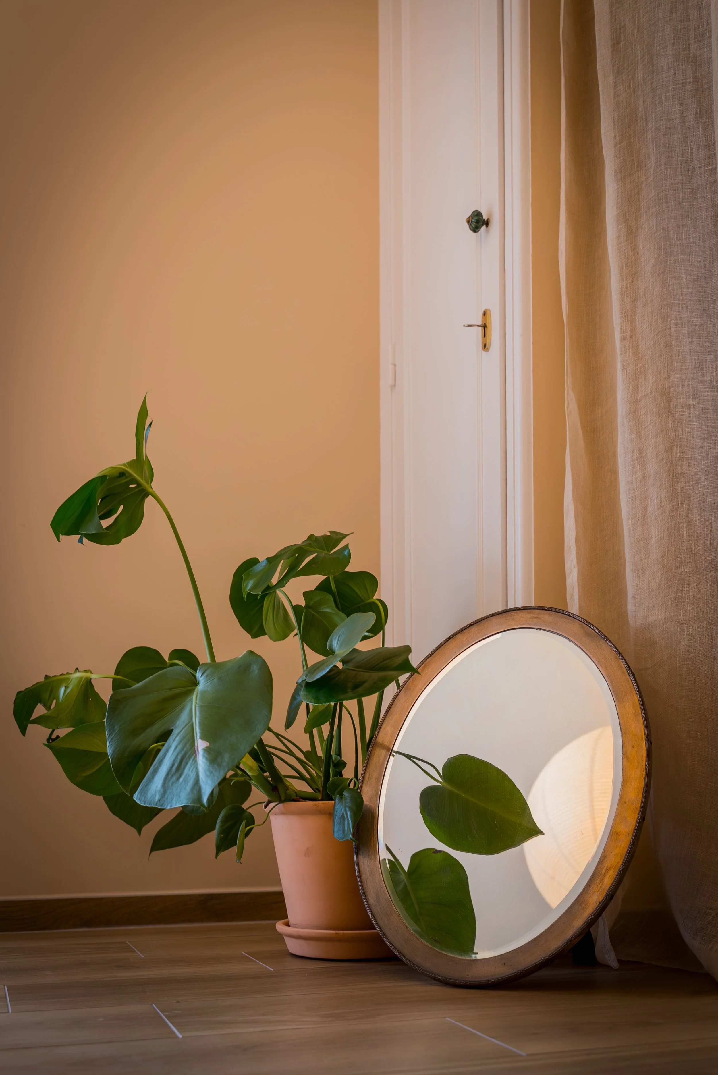 hesmaia-project-aurelia-bedroom-earthy-interior-details.jpg