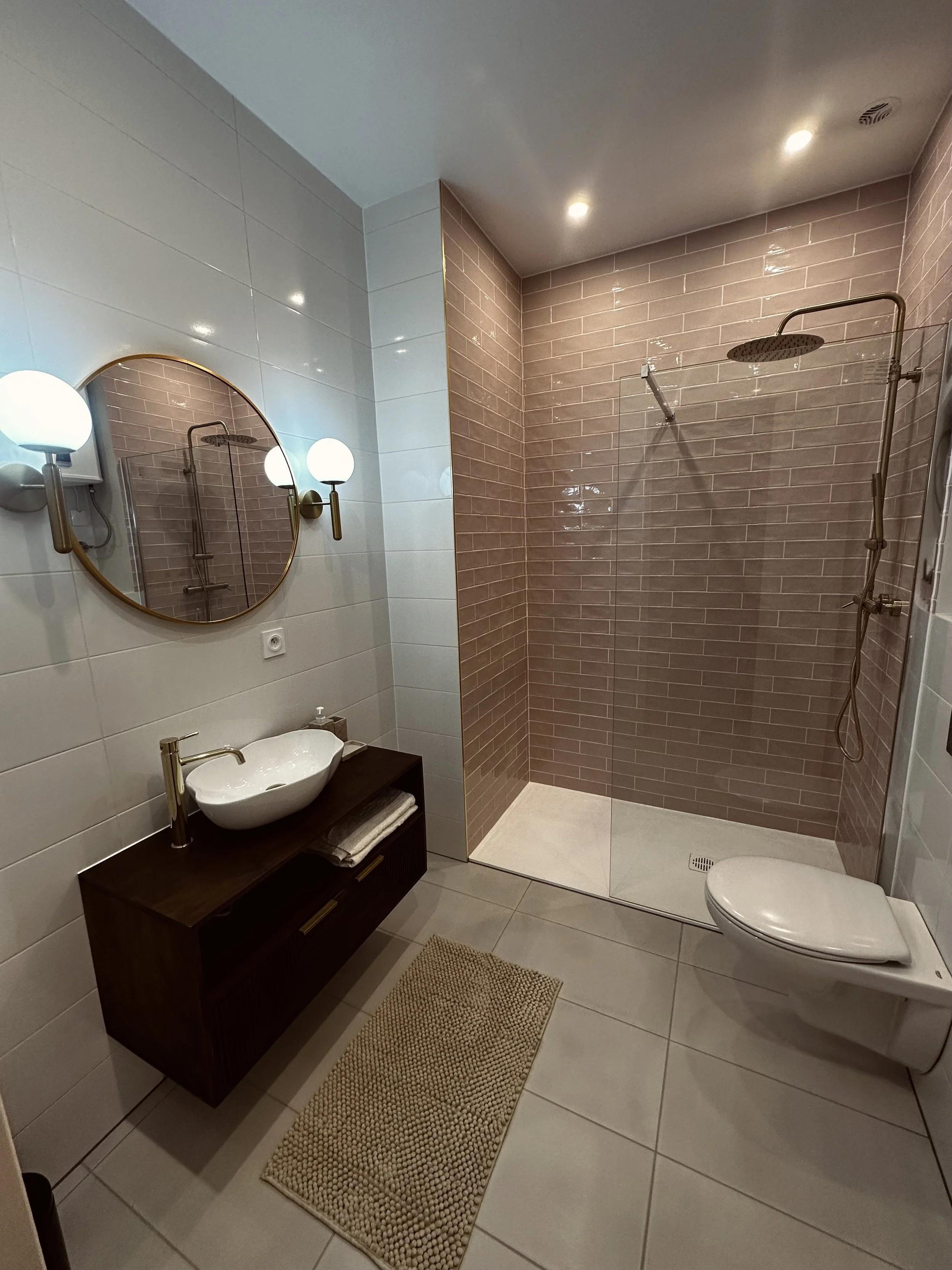     project-miramar-boutique-hotel-bathroom-design.jpeg