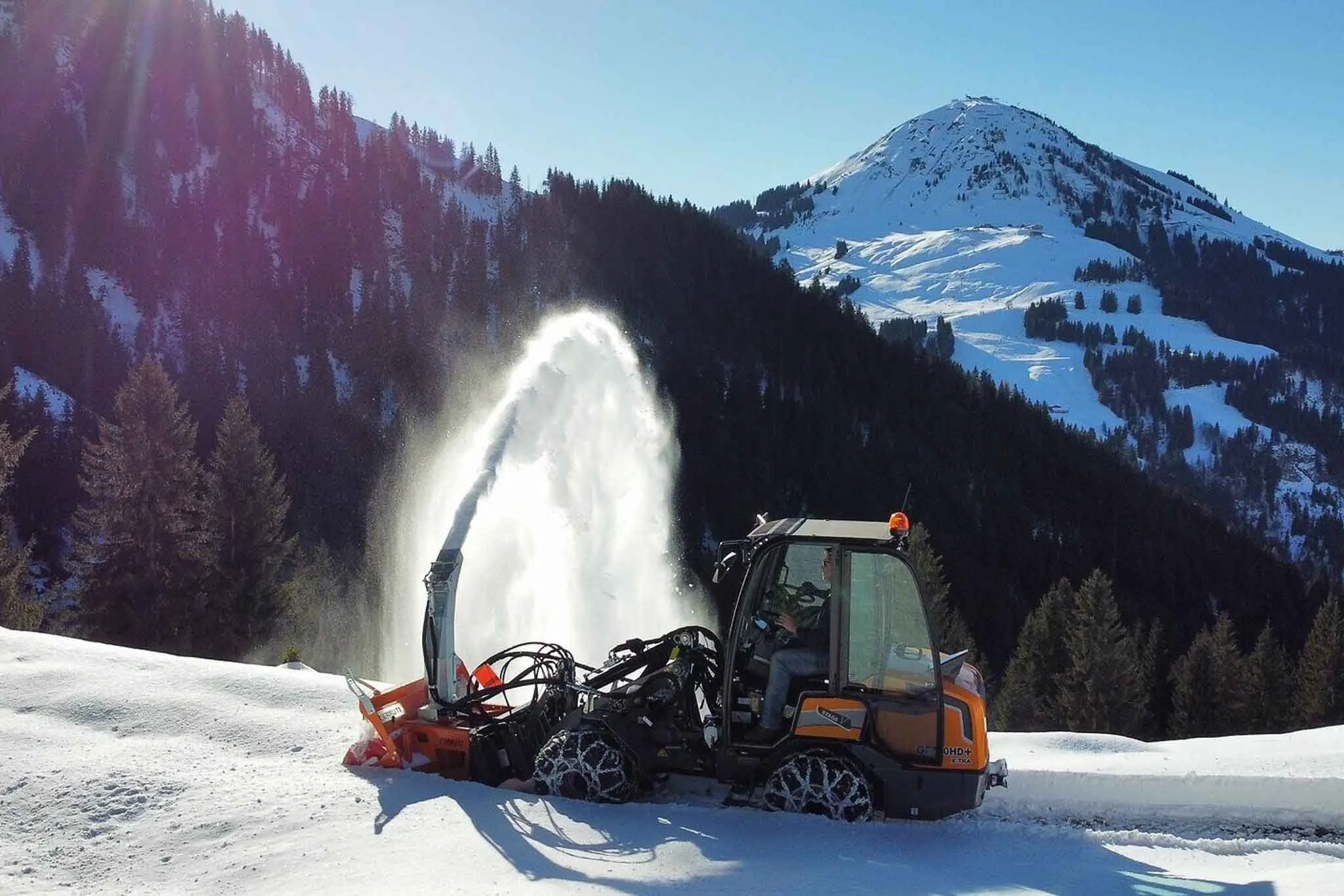 BISS Baumaschinen GIANT HITACHI