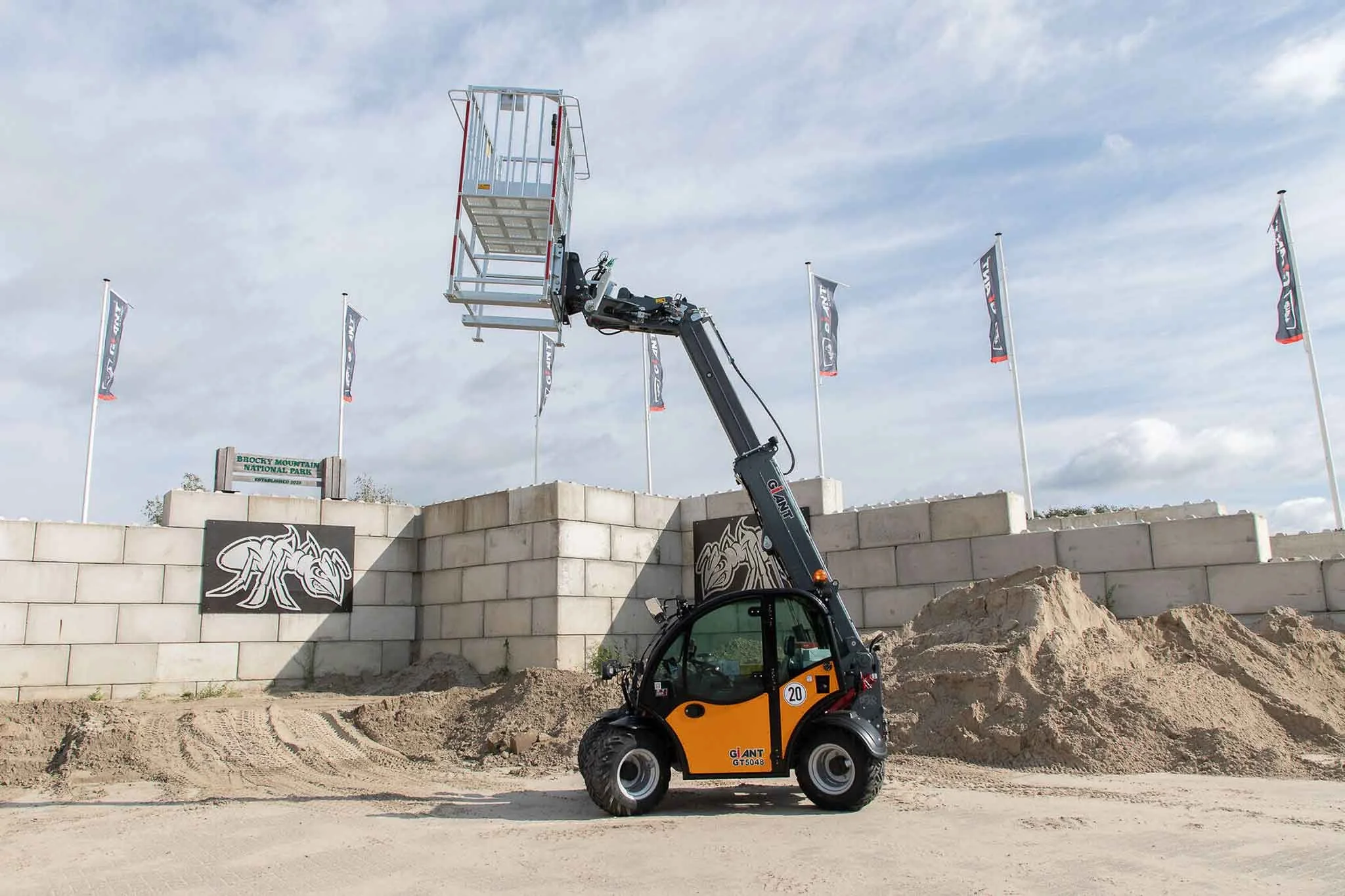 BISS Baumaschinen GIANT HITACHI