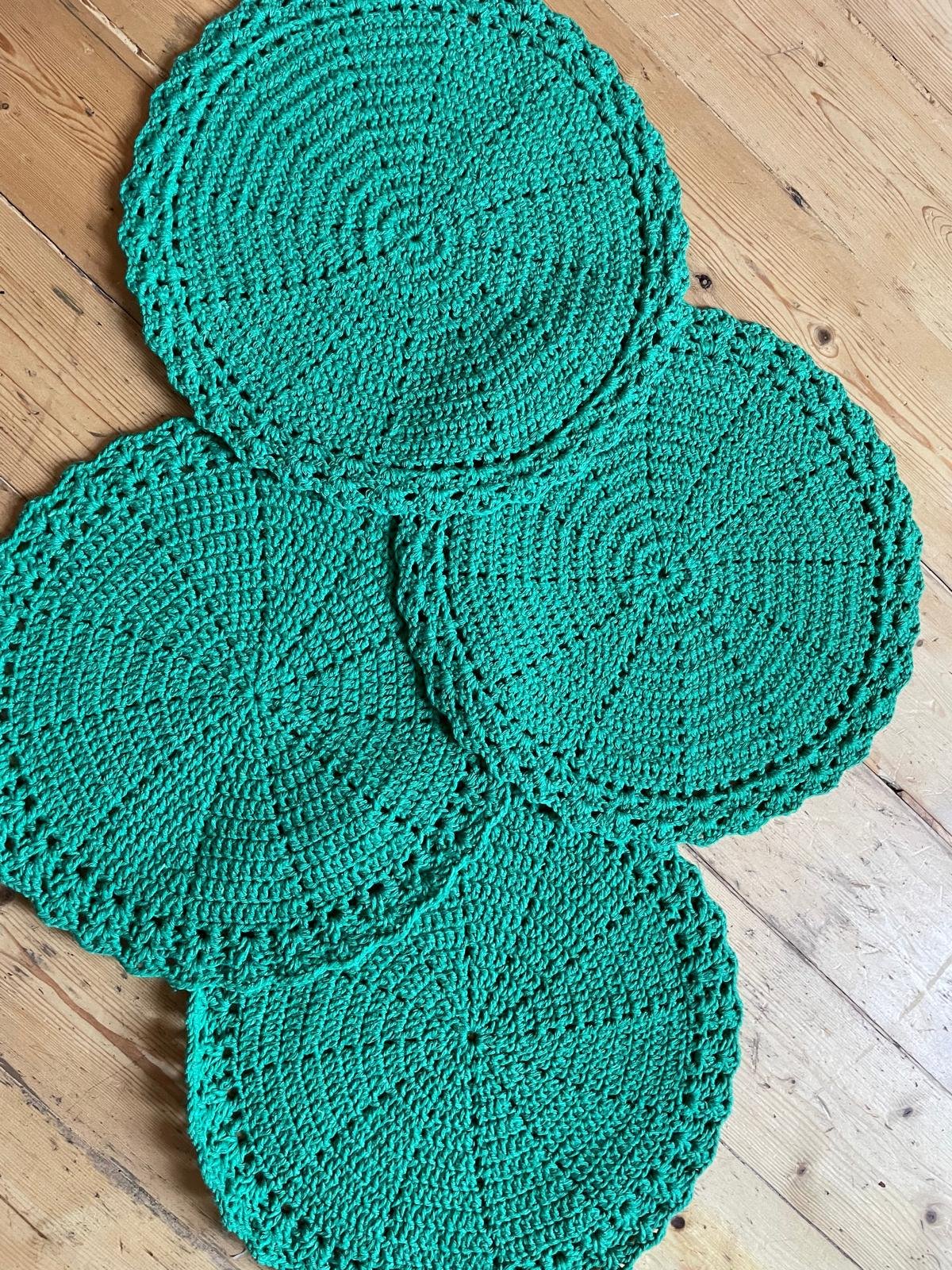 Set of 4 green crochet placemats