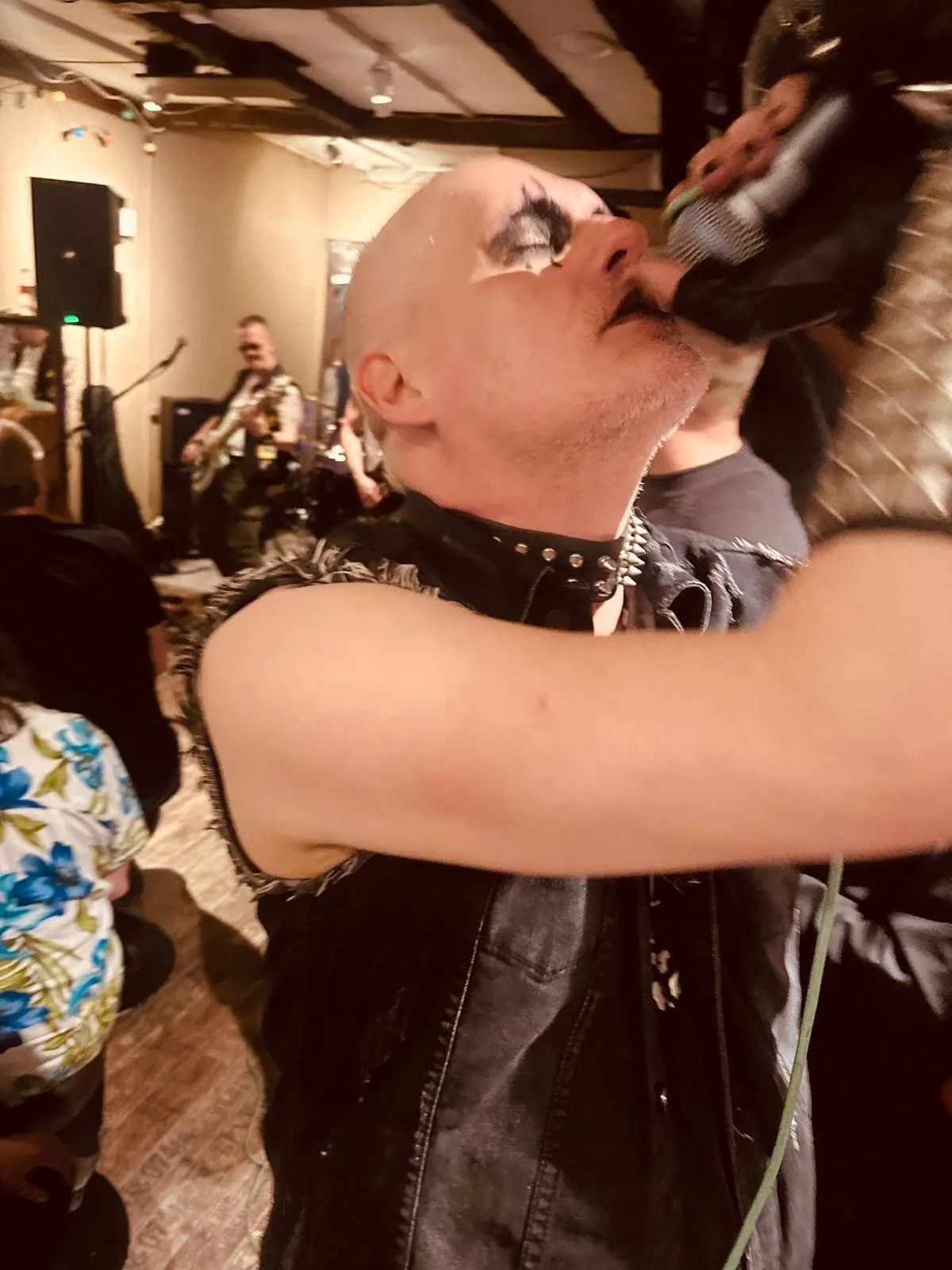 Punkmetal Matinea sulattaa jäätyneet luut