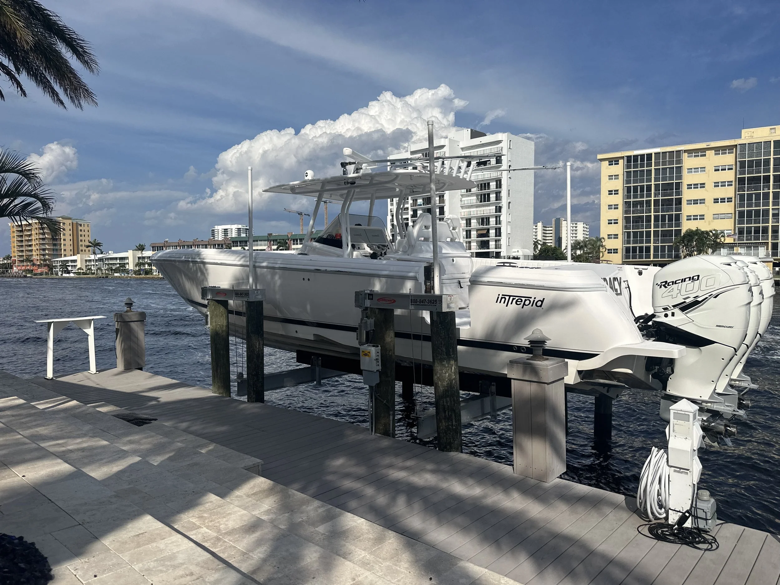 Custom boat lift system installed in lighthouse Point by JKT Marine serving Palm Beach, Broward and Martin County waterfront. 