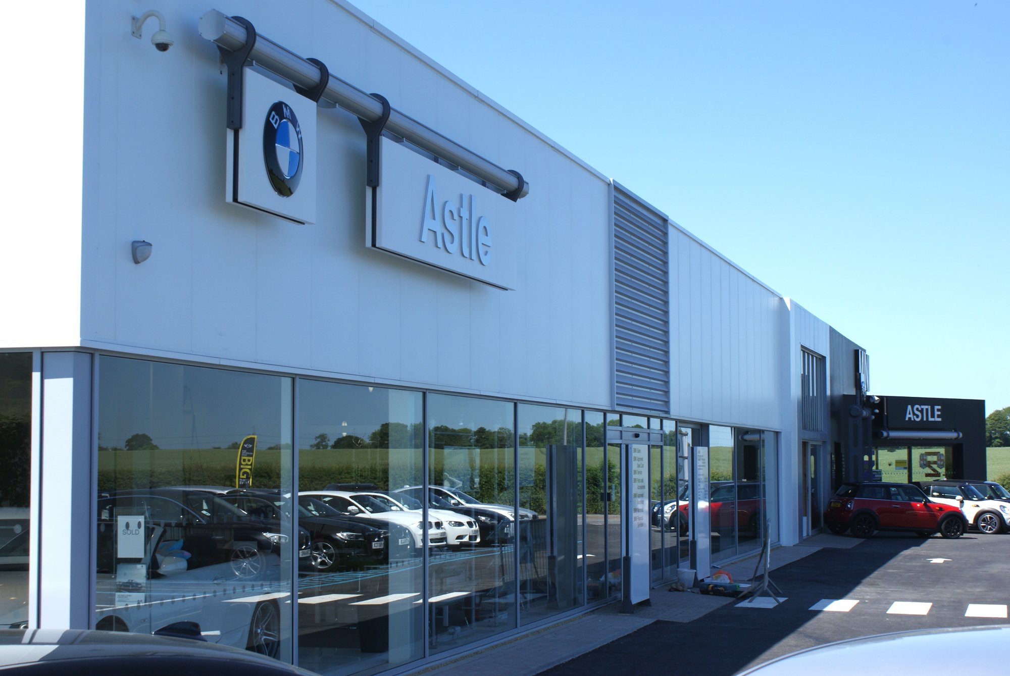 06 - Showroom - 4.jpg