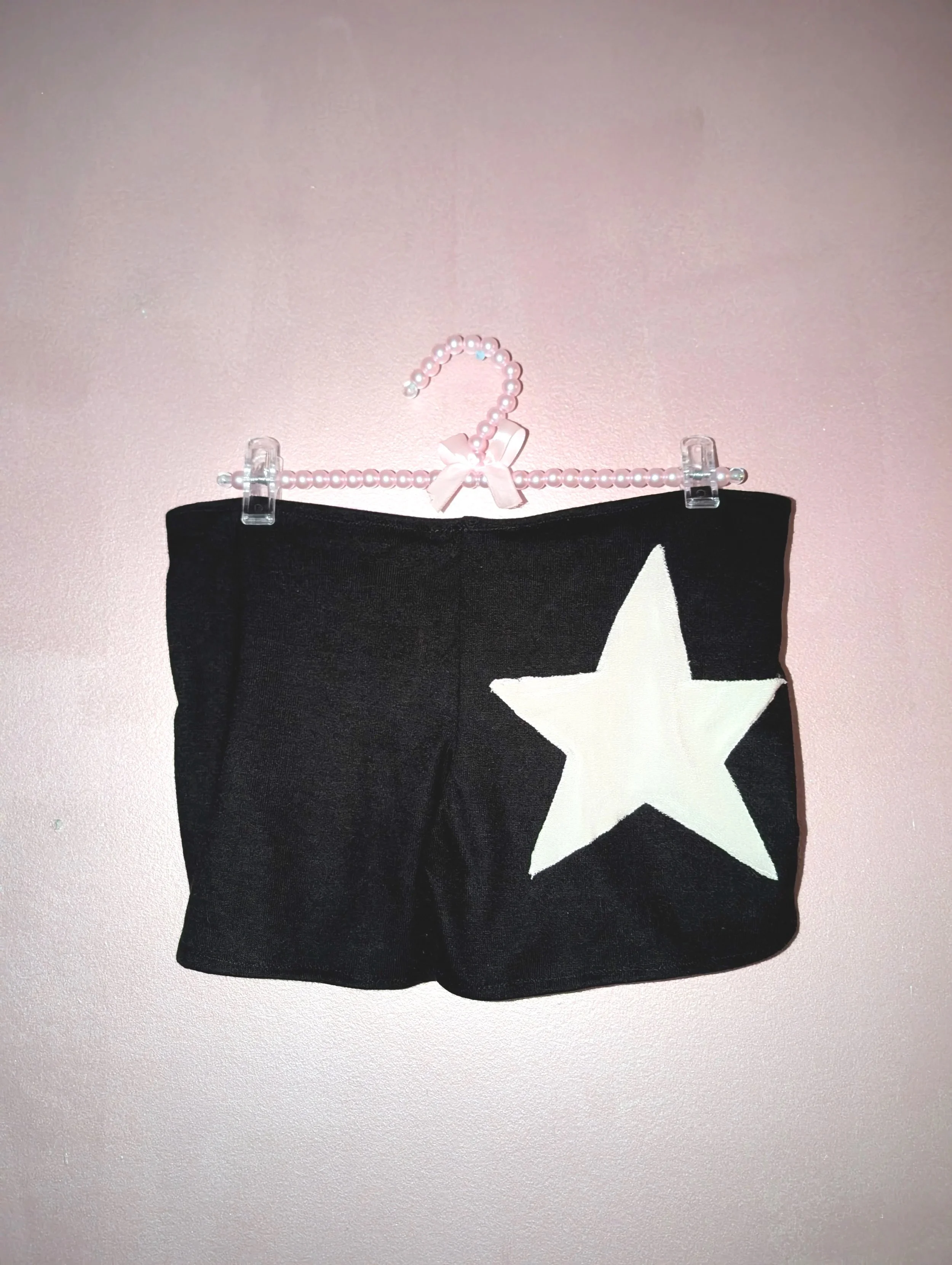 SYNPH17 Black white star short