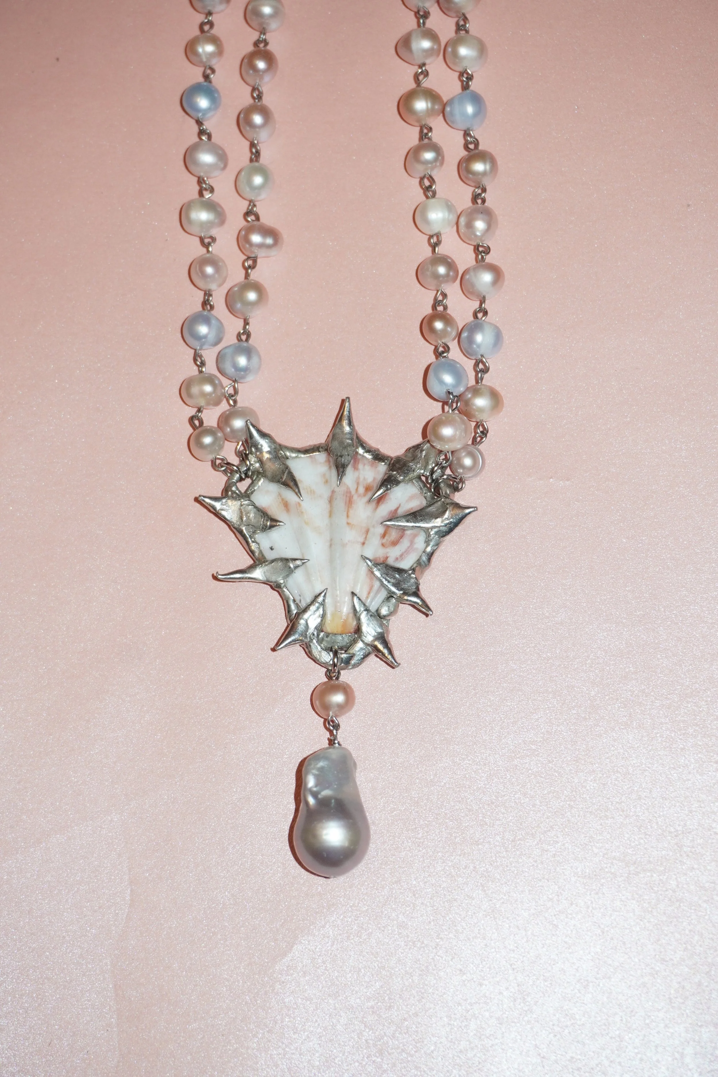 my dearest world Pastel Scallop Pearl Collar