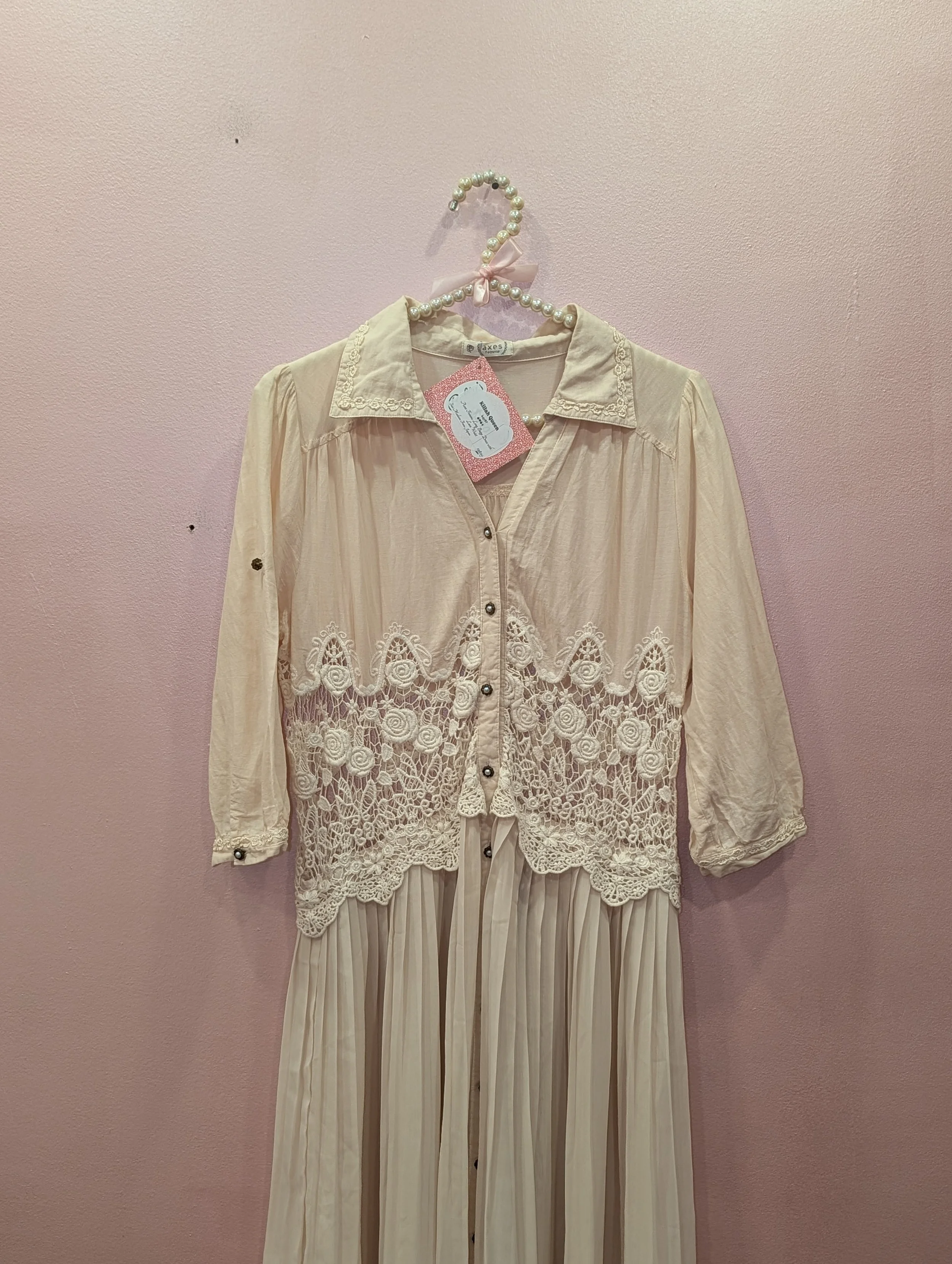killah queen Axes Femme Long Beige Dress with Lace Waist