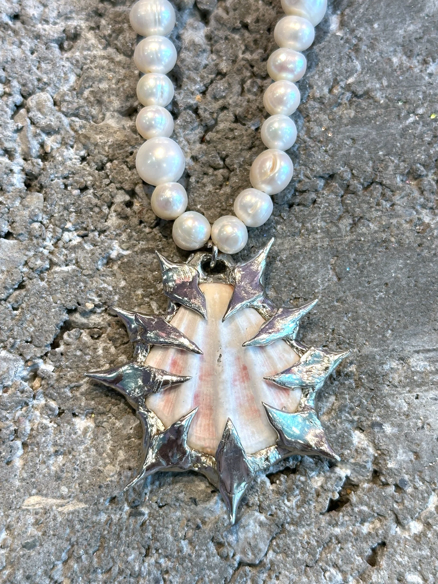 my dearest world Mermaid White Pearl Scallop Collar