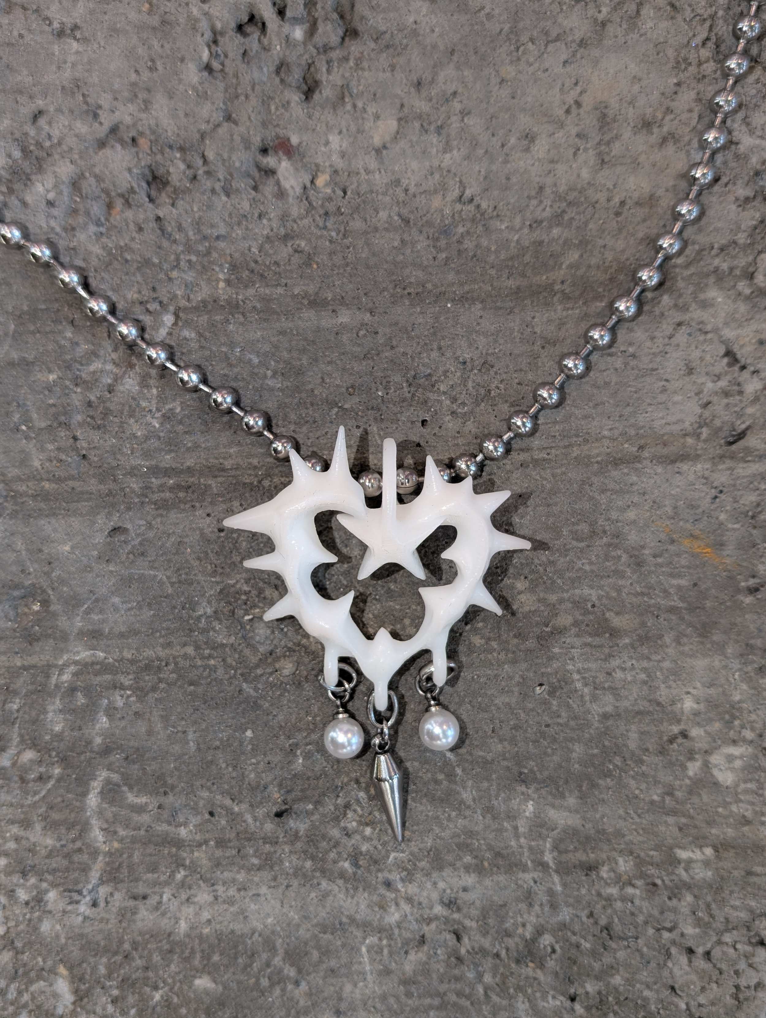 m11 spikey heart 3d printed necklace