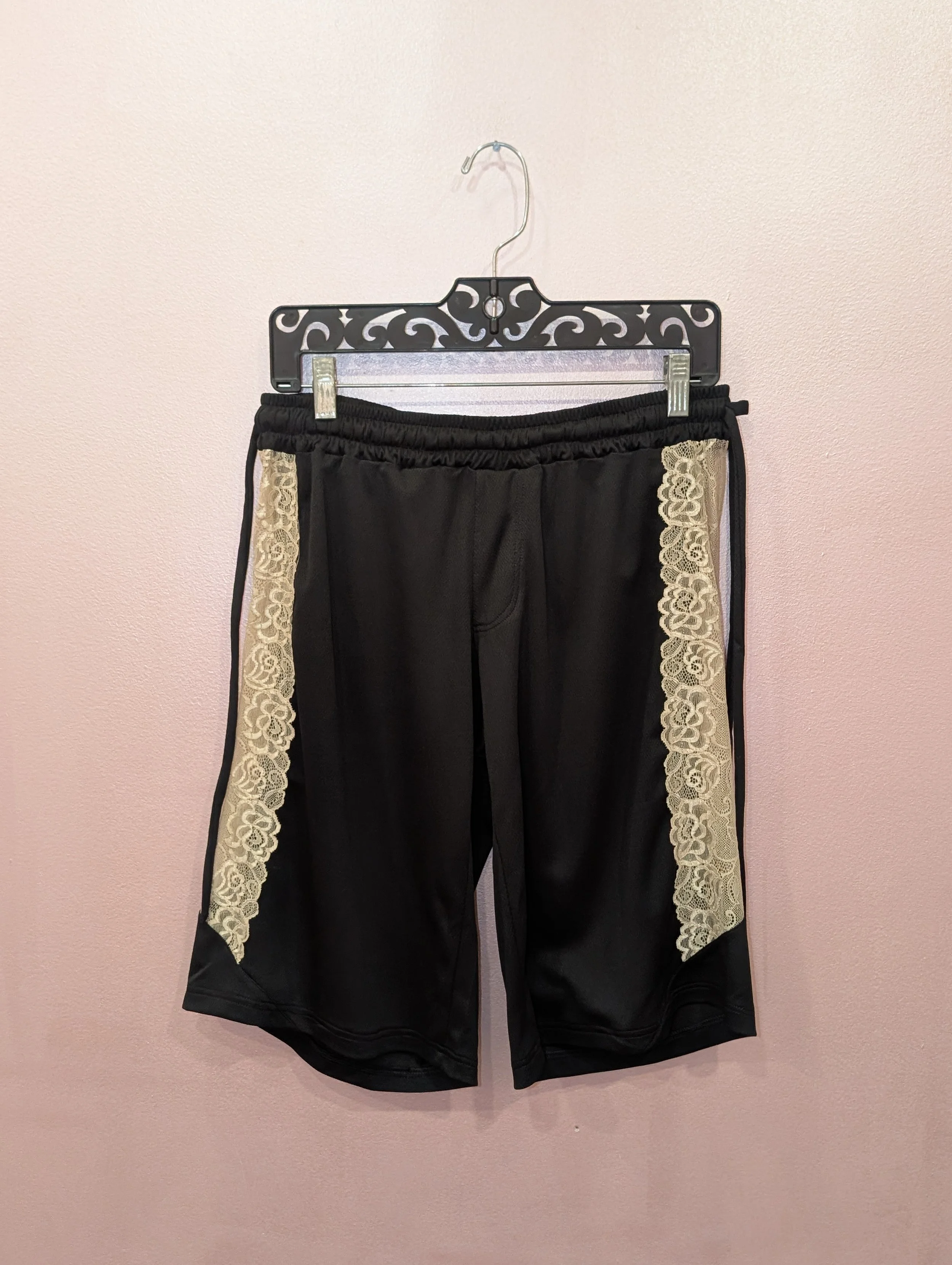 cueva angelita black short
