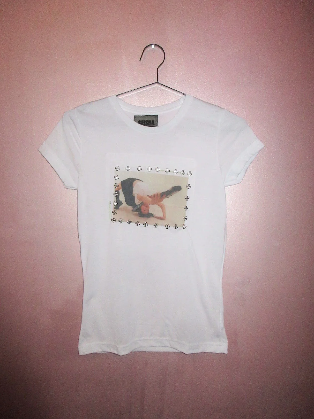 laughing geisha studded short sleeve girl tee