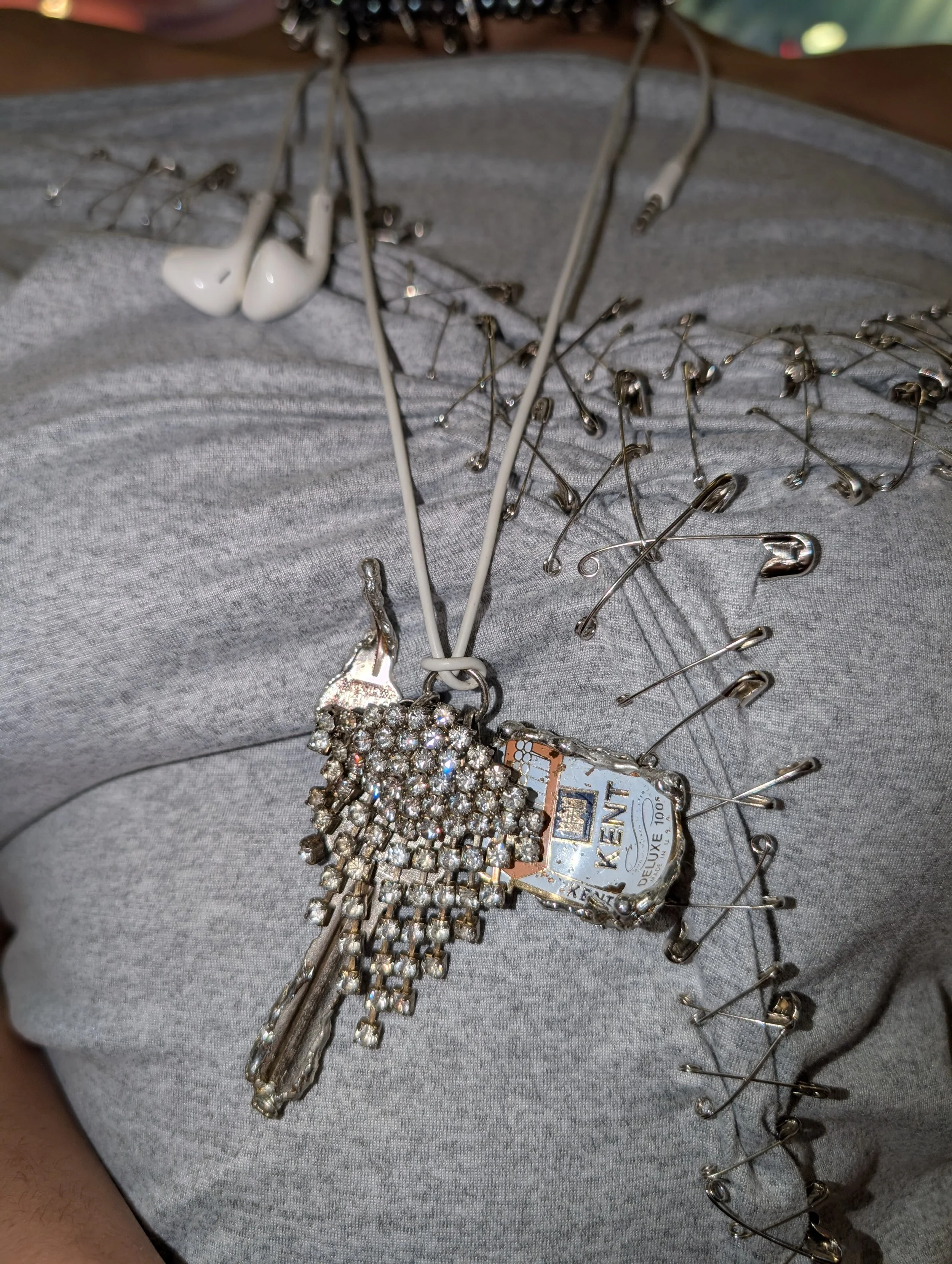 Schoo1Baggy Twisted Key Crystal Long Necklace