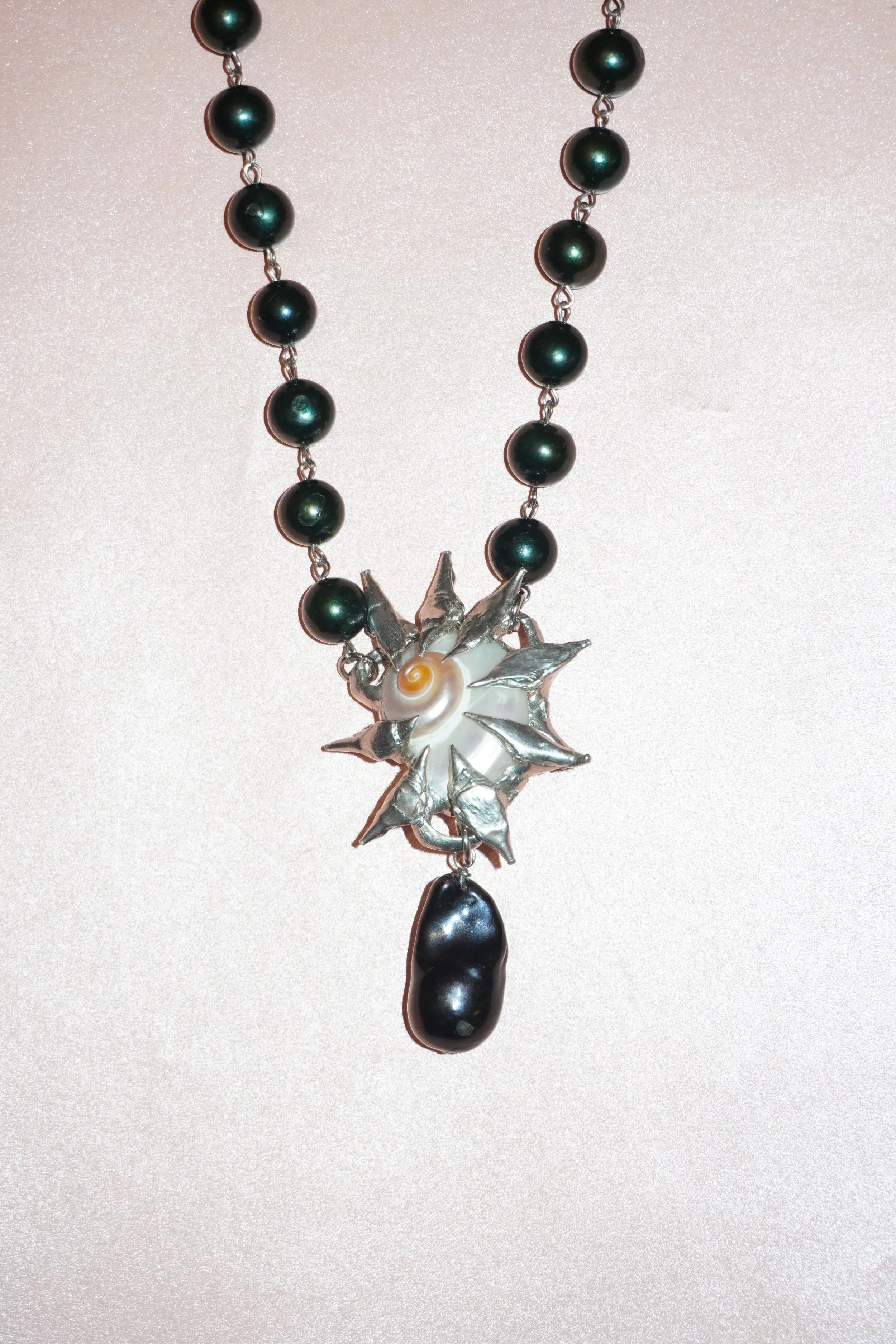 My Dearest World black pearl necklace with spiky shell & baroque pearl