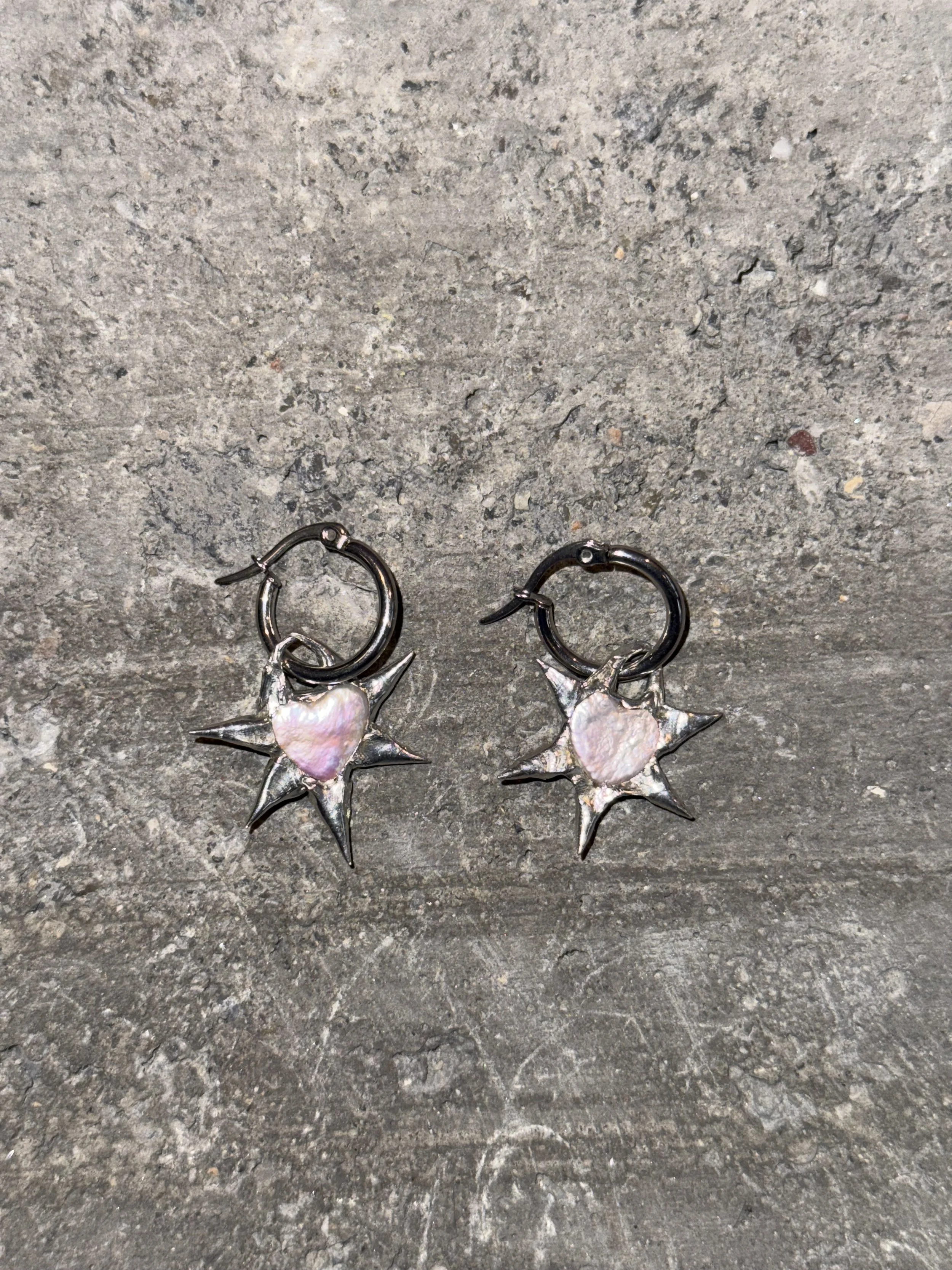 my dearest world Spikey Pearl Heart Earring Set