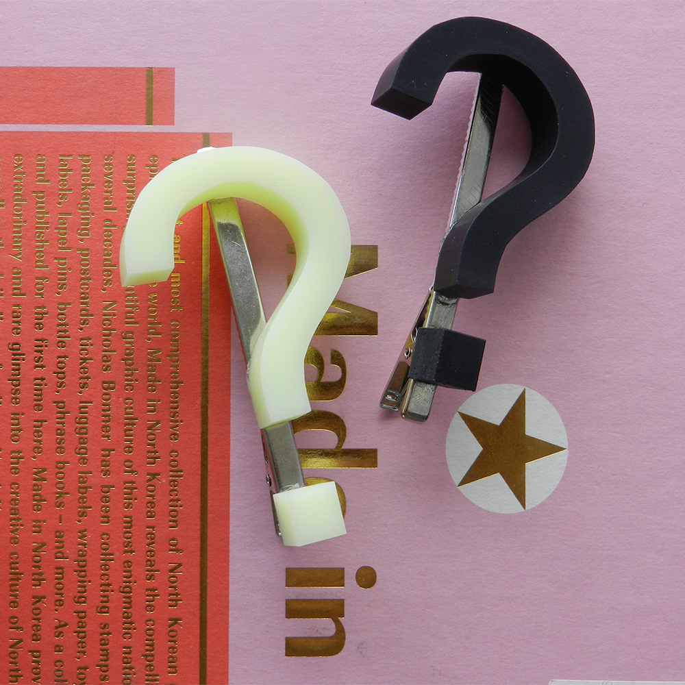 yiyounggyeoung black question hair clip