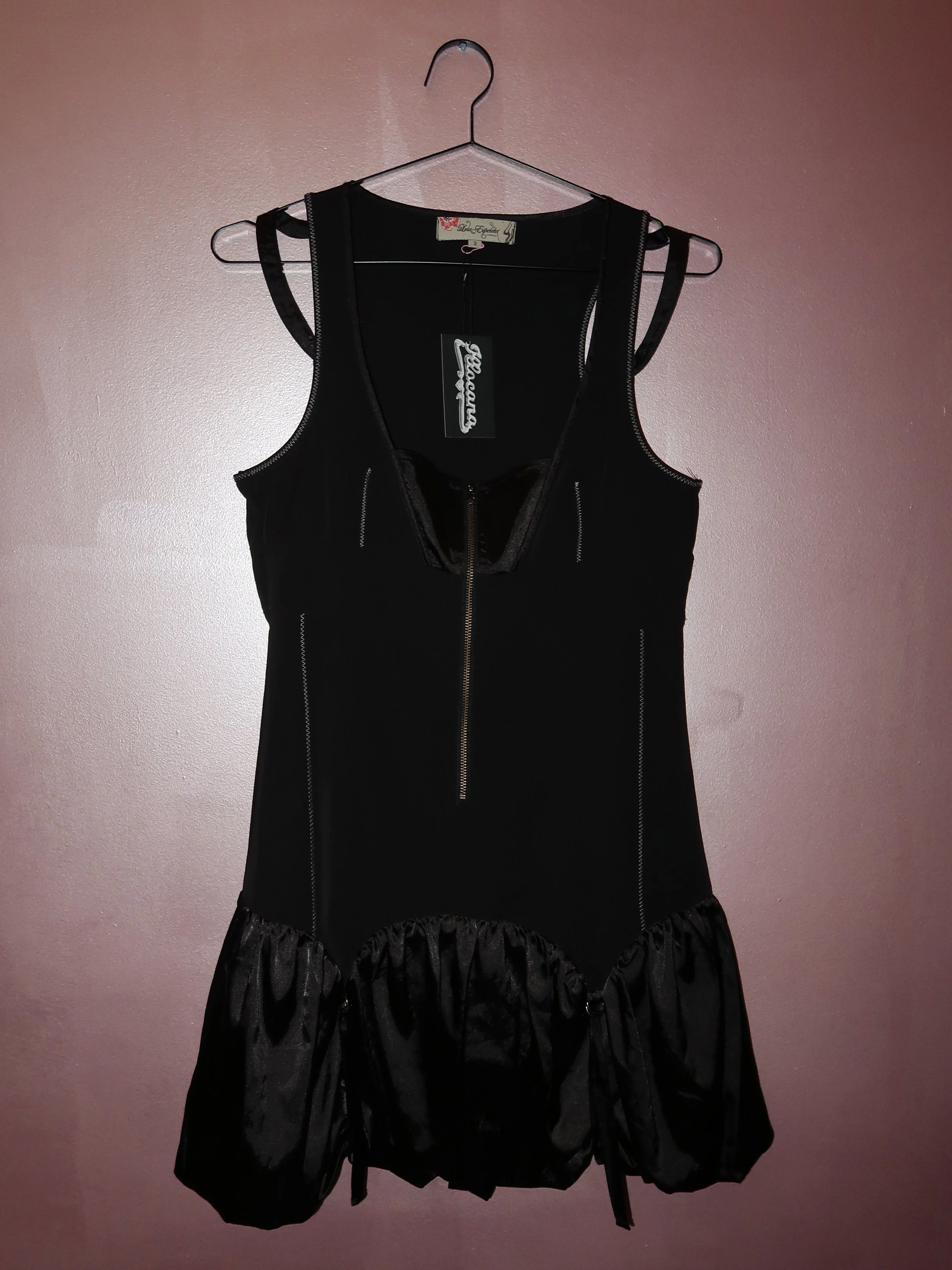 illocana Lola Espeleta black bubble dress
