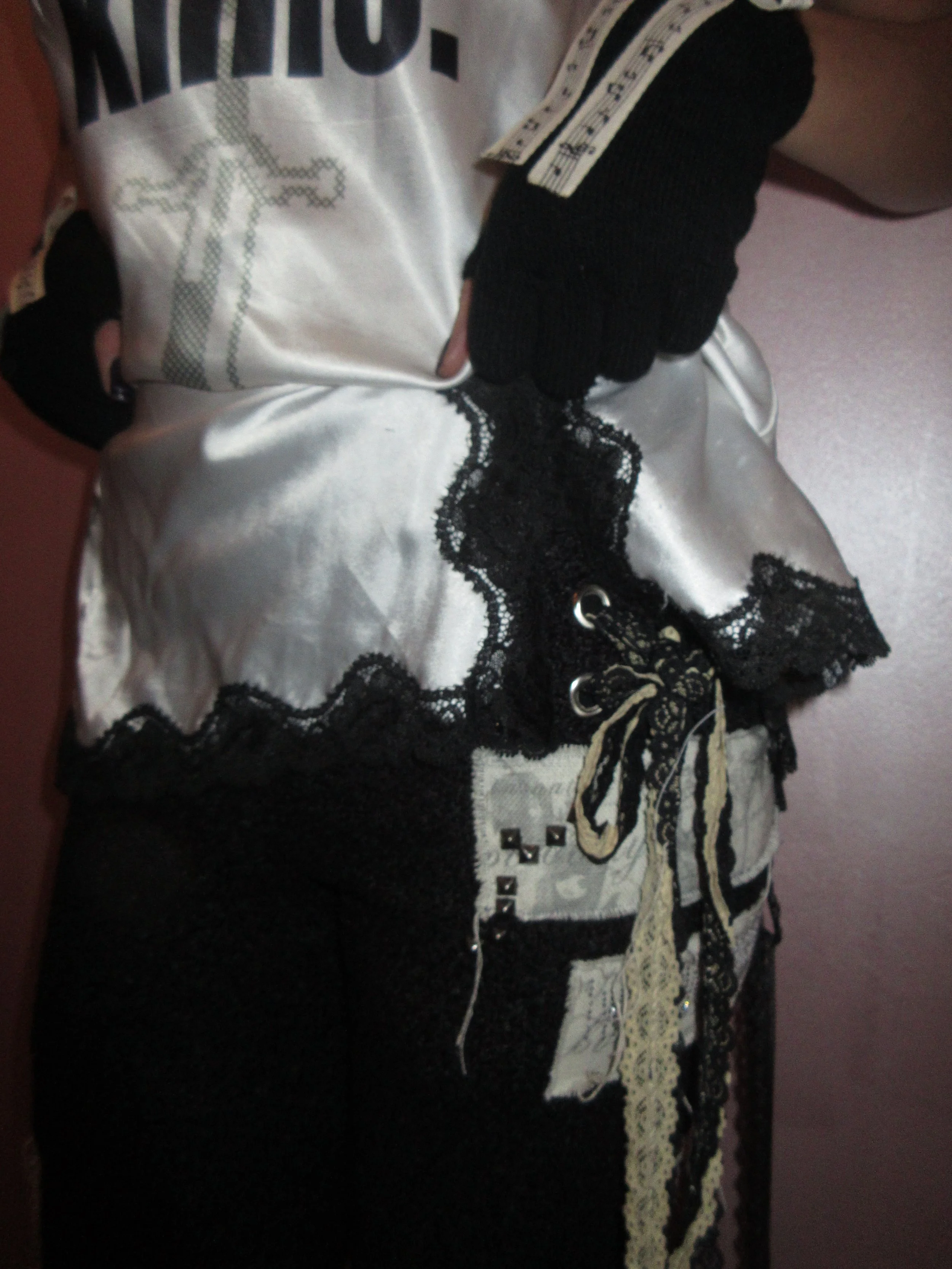 miracle ransom Maid Cafe Capris pants