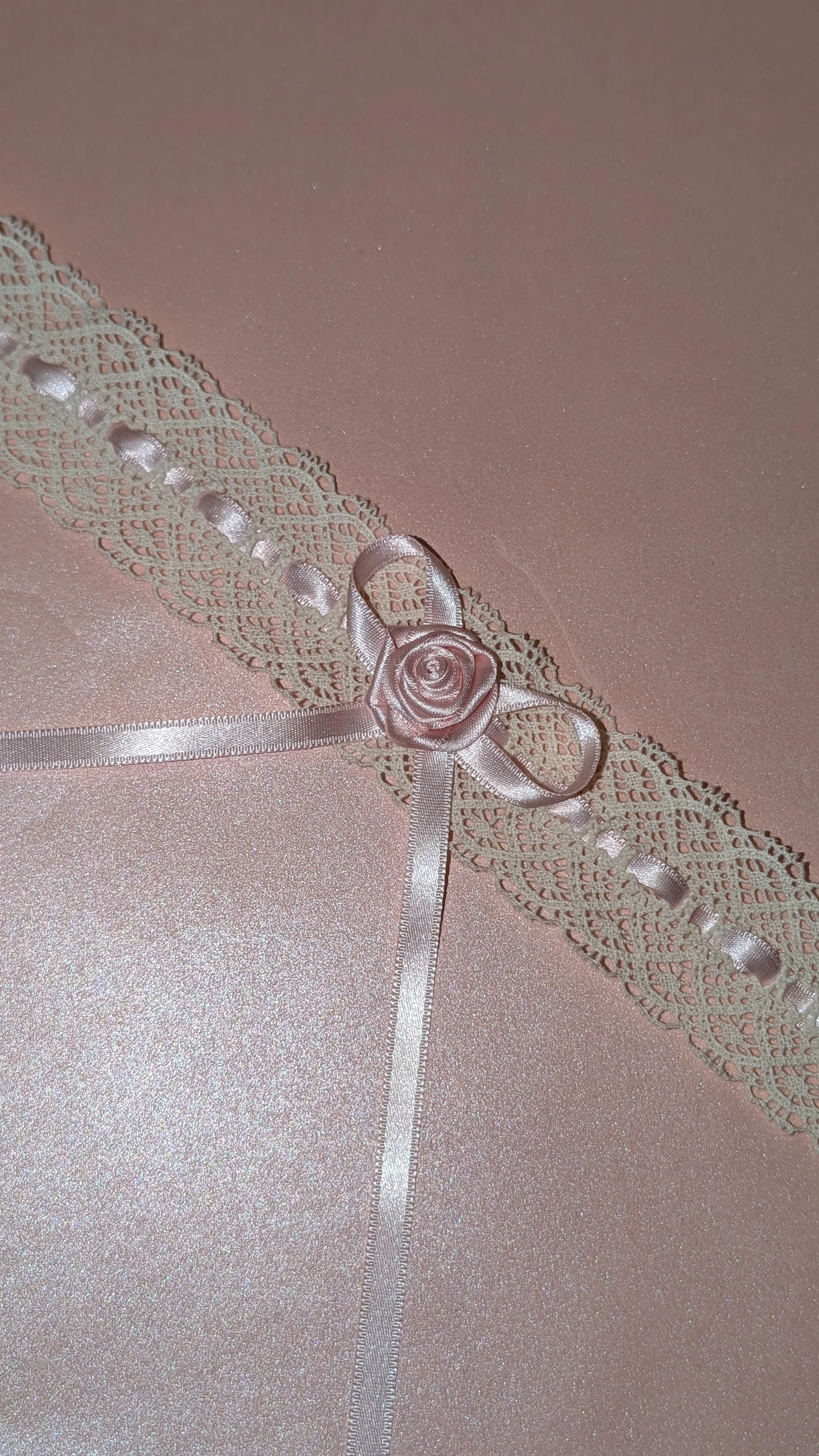 angel wing syndrome ivory x pink ladder lace choker