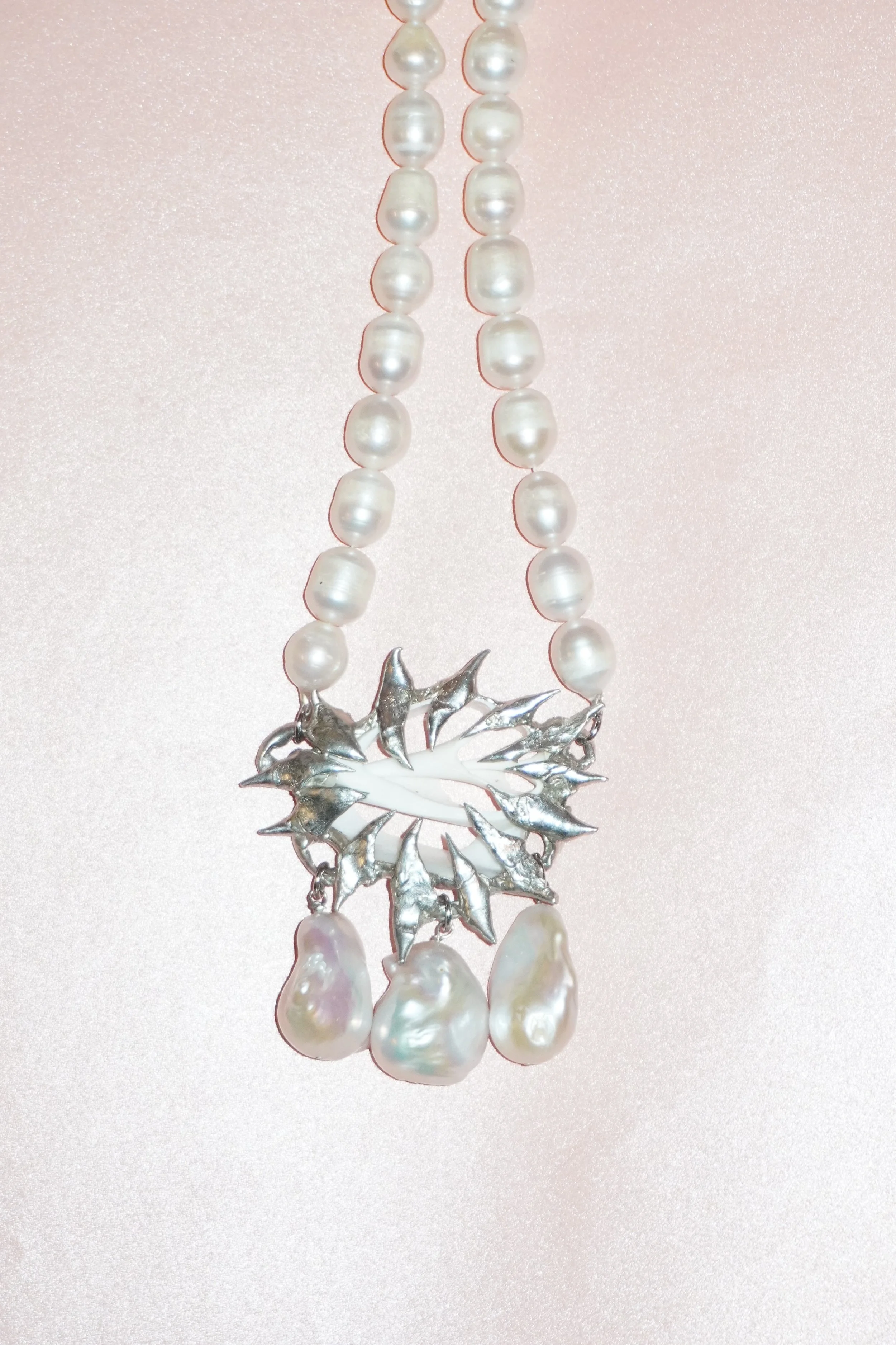 my dearest world single strand spikey vertebra baroque pearl necklace