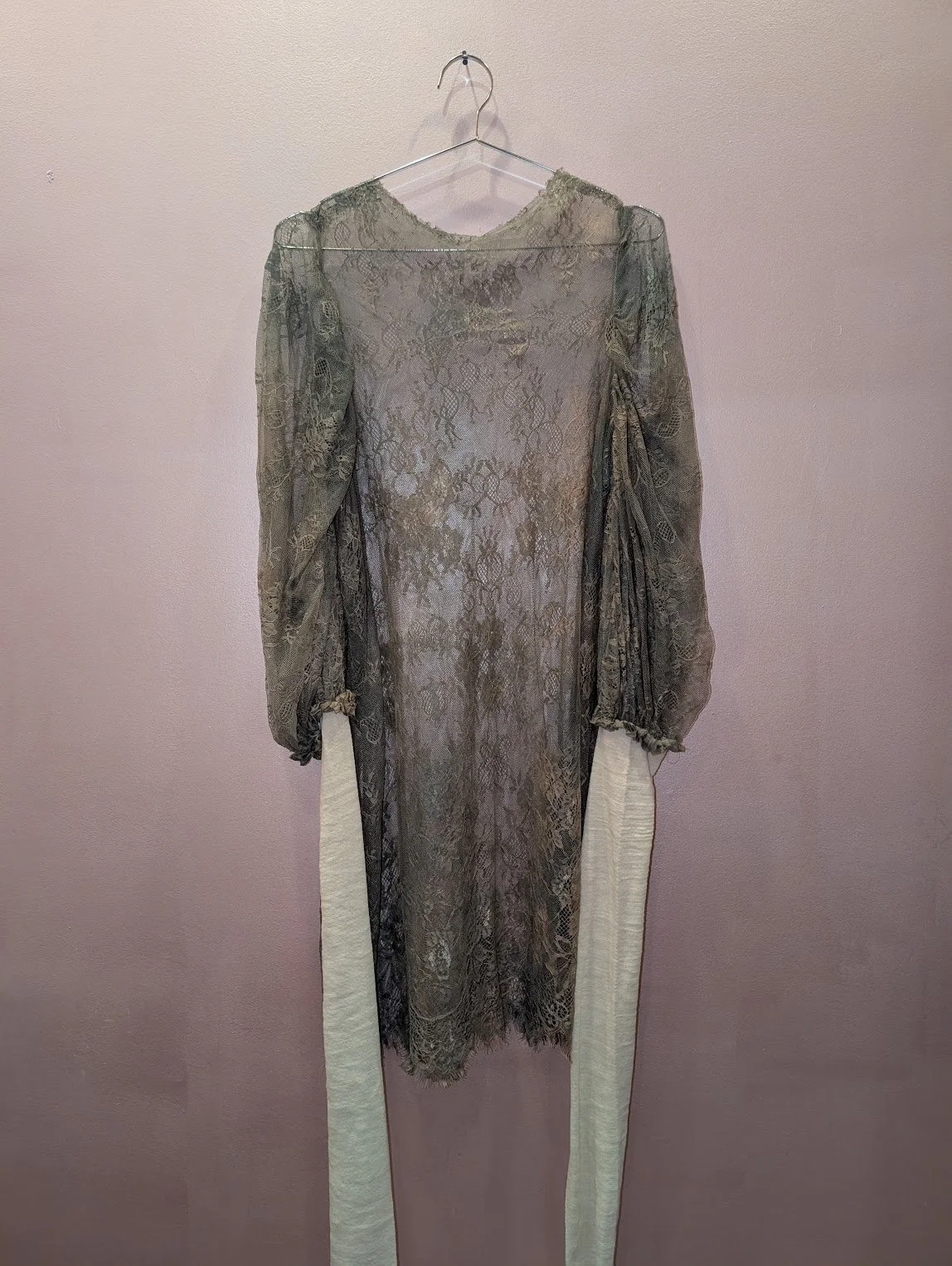 monjia steel lace blouse with long arms