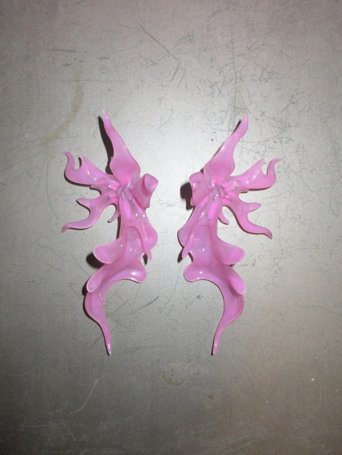whynoen Soft Pink Sculptural Flower Earrings